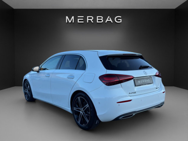 MERCEDES-BENZ A 250 4Matic 8G-DCT, Mild-Hybrid Petrol/Electric, New car, Automatic - 4