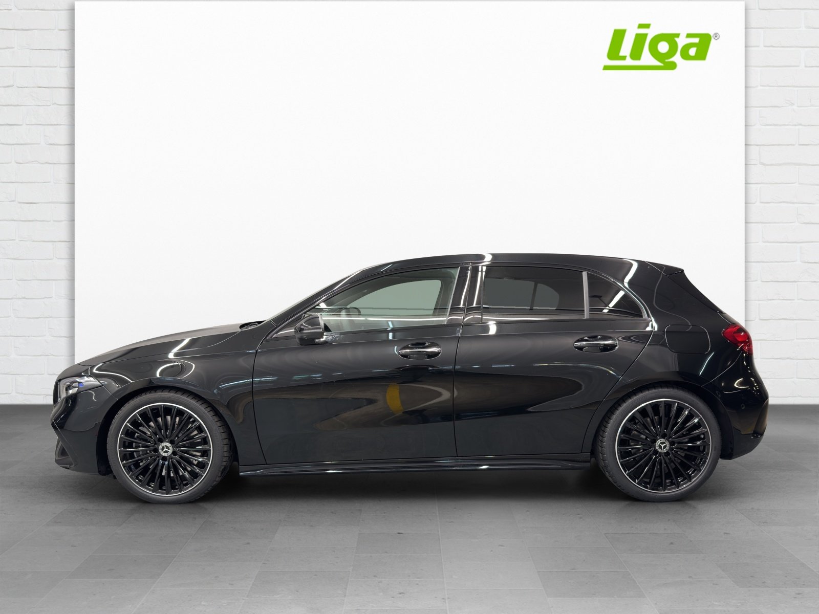 MERCEDES-BENZ A 250 AMG Line 4Matic