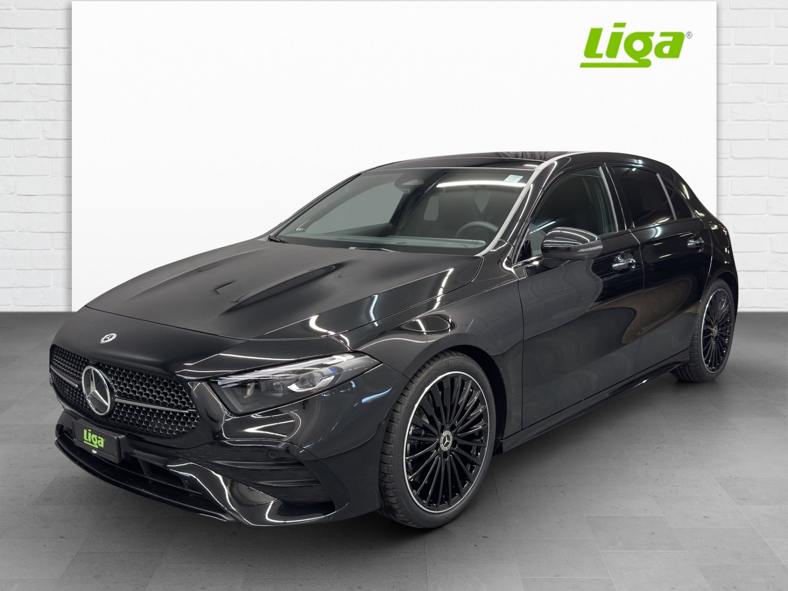 MERCEDES-BENZ A 250 AMG Line 4Matic, Mild-Hybrid Petrol/Electric, New car, Automatic - 2