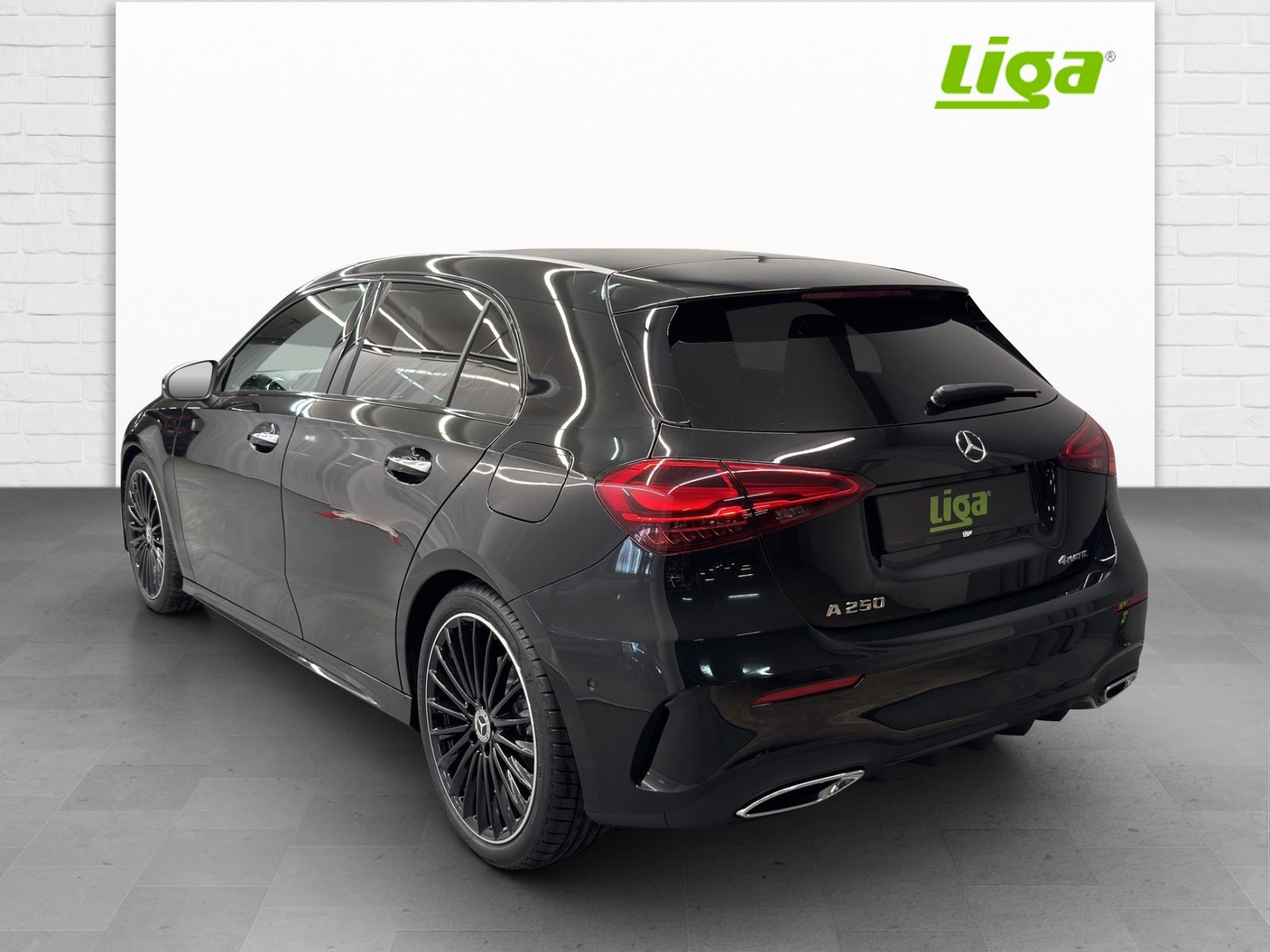 MERCEDES-BENZ A 250 AMG Line 4Matic, Mild-Hybrid Petrol/Electric, New car, Automatic - 4