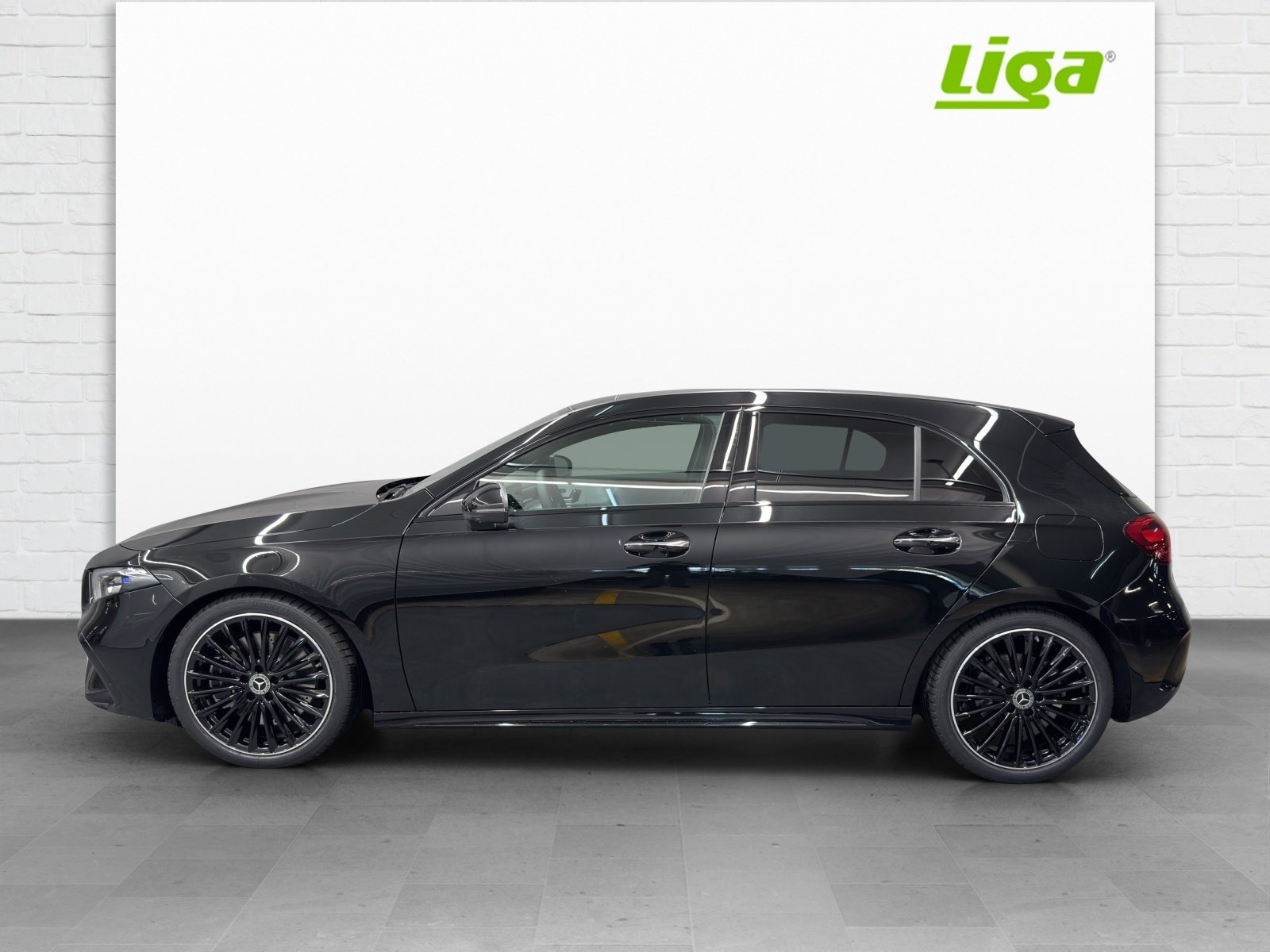 MERCEDES-BENZ A 250 AMG Line 4Matic
