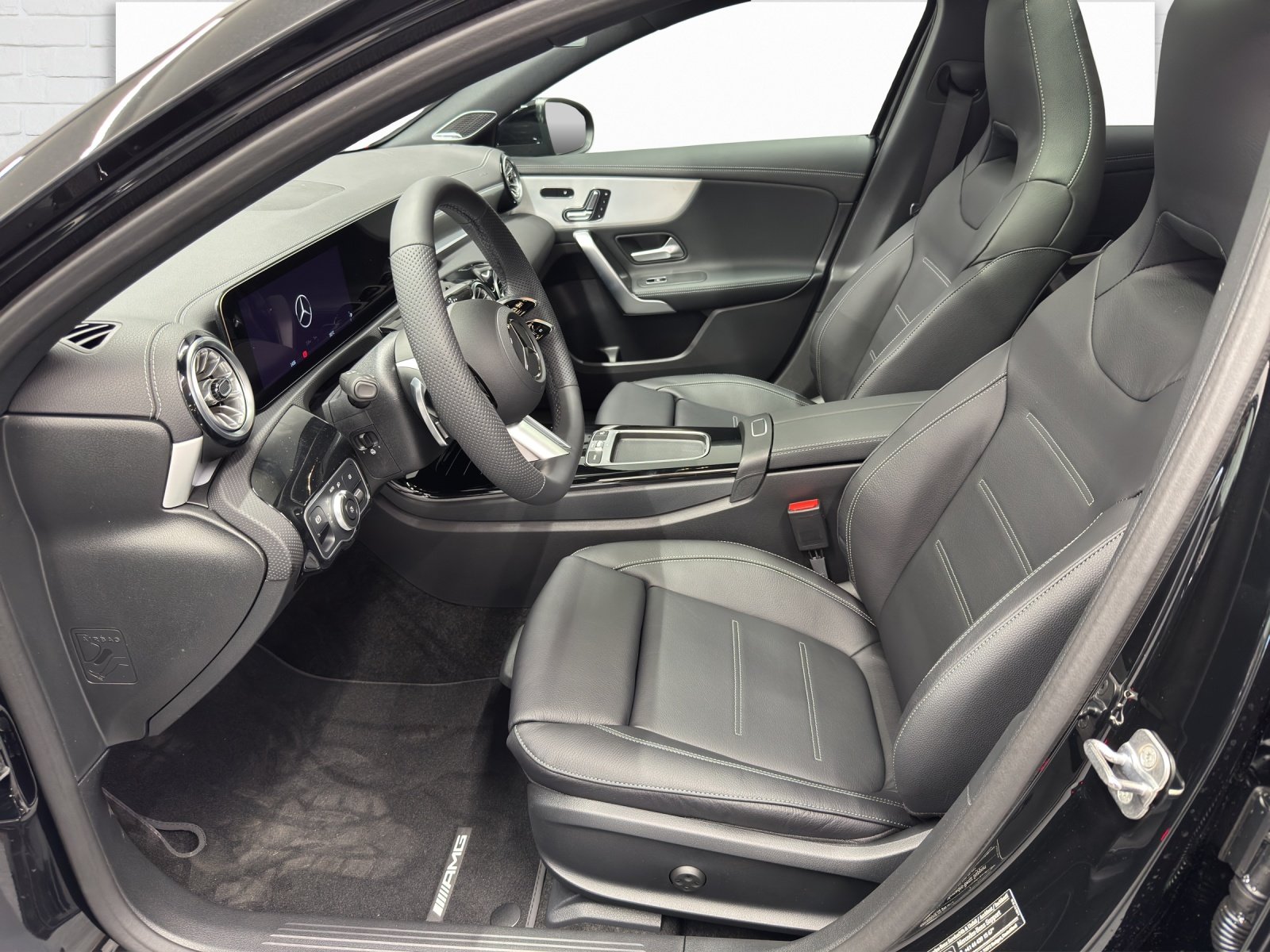 MERCEDES-BENZ A 250 AMG Line 4Matic, Mild-Hybrid Benzin/Elektro, Neuwagen, Automatik - 7