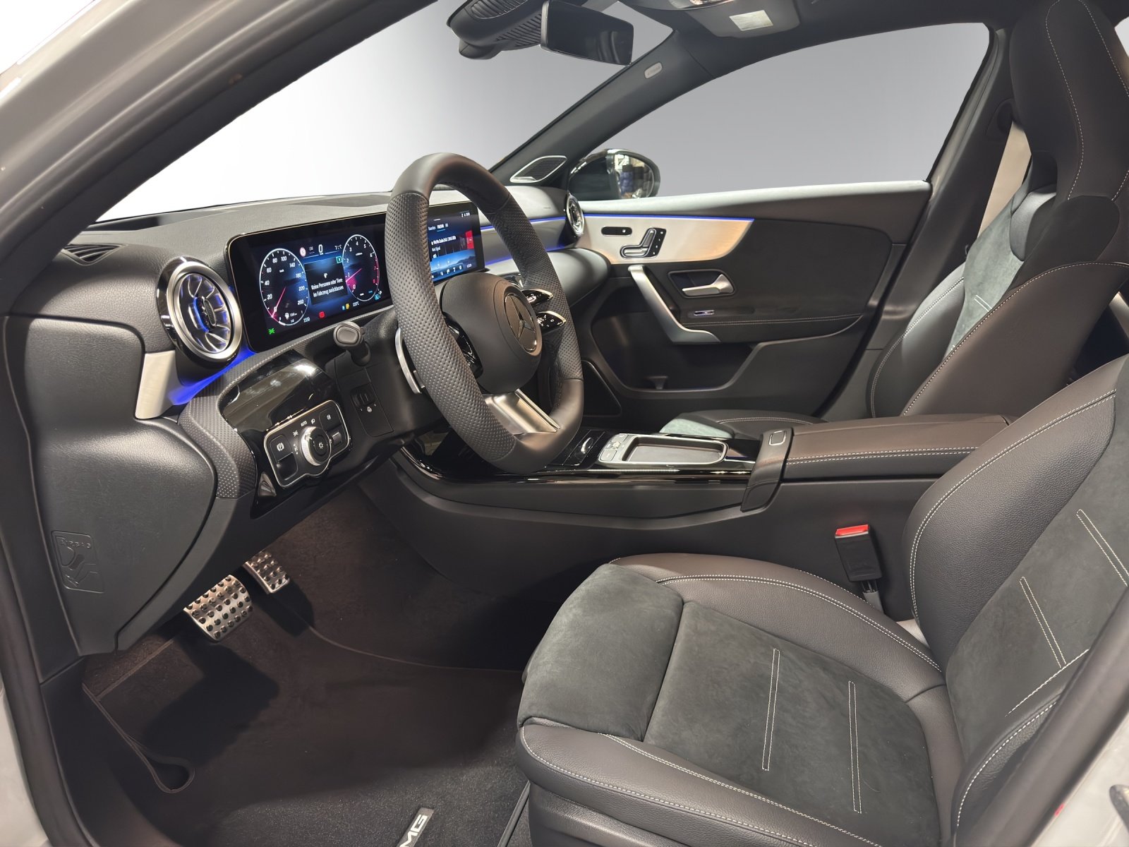 MERCEDES-BENZ A 250 4Matic 8G-DCT, Hybride Léger Essence/Électricité, Voiture nouvelle, Automatique - 5
