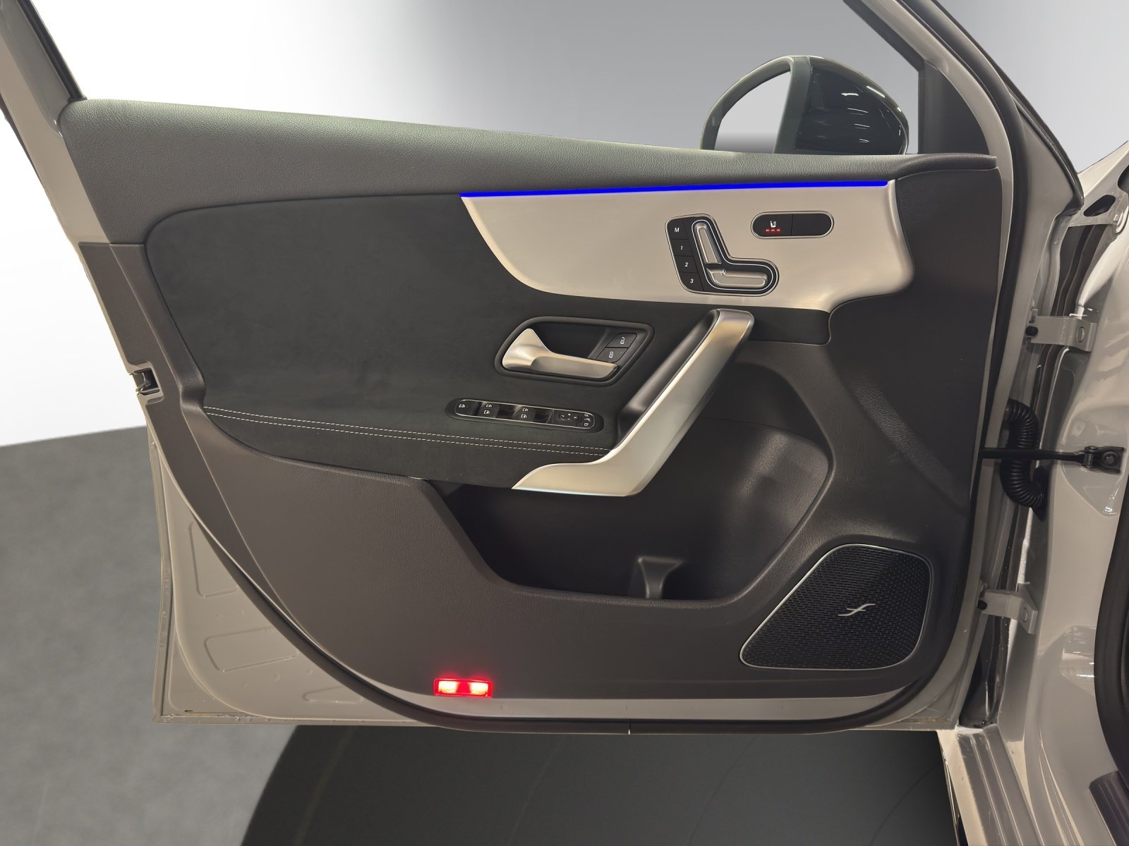 MERCEDES-BENZ A 250 4Matic 8G-DCT, Mild-Hybrid Benzin/Elektro, Neuwagen, Automatik - 6