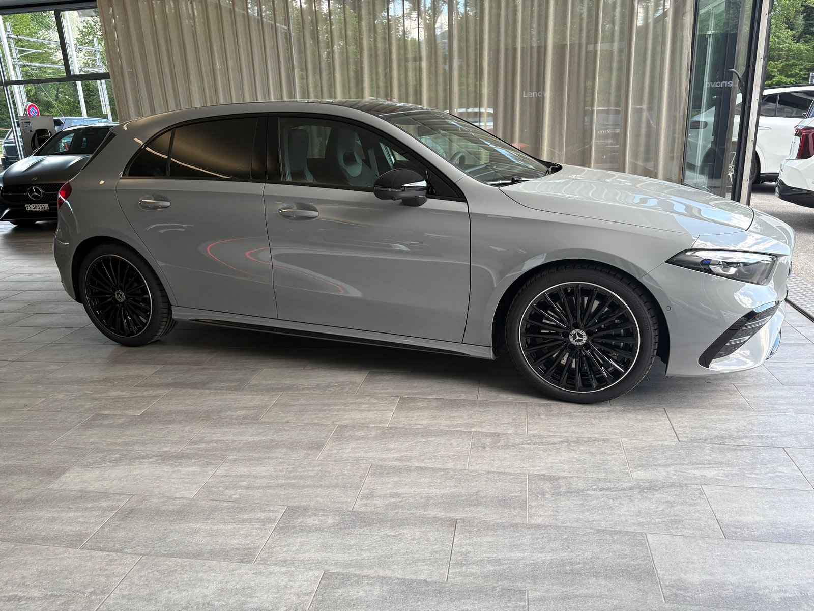 MERCEDES-BENZ A 250 4Matic 8G-DCT, Hybride Léger Essence/Électricité, Voiture nouvelle, Automatique - 4