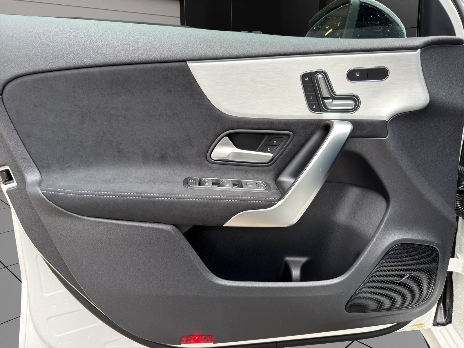 MERCEDES-BENZ A 250 4Matic 8G-DCT, Hybride Léger Essence/Électricité, Voiture nouvelle, Automatique - 6