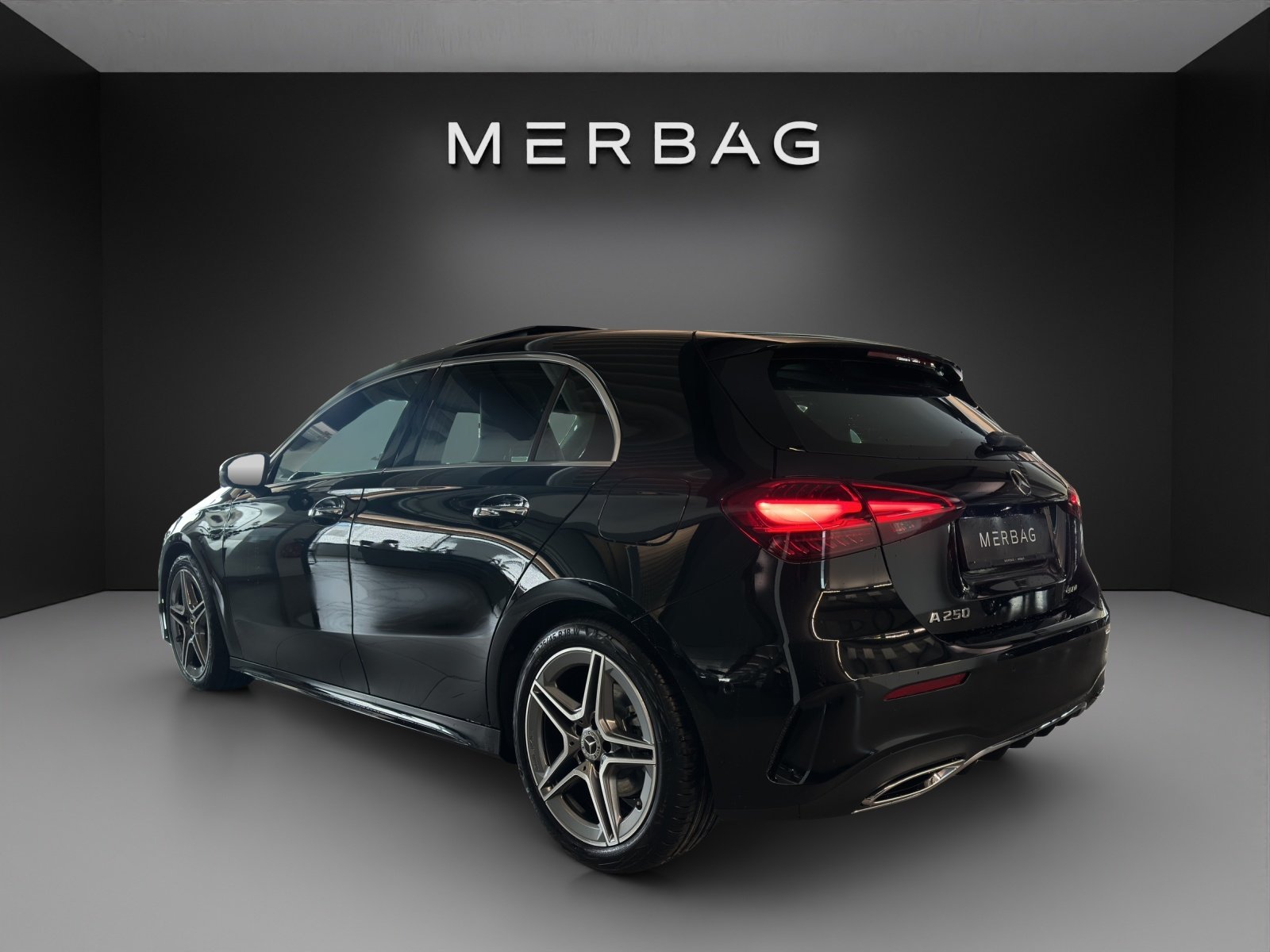 MERCEDES-BENZ A 250 4Matic 8G-DCT, Hybride Leggero Benzina/Elettrica, Auto nuove, Automatico - 4