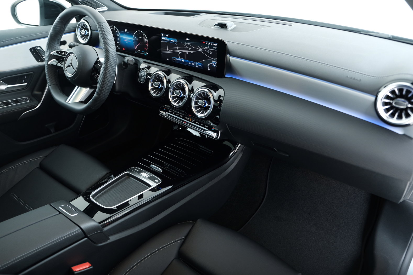 MERCEDES-BENZ A-Klasse W177 A 250 AMG Line 4, Essence, Voiture nouvelle, Automatique - 6