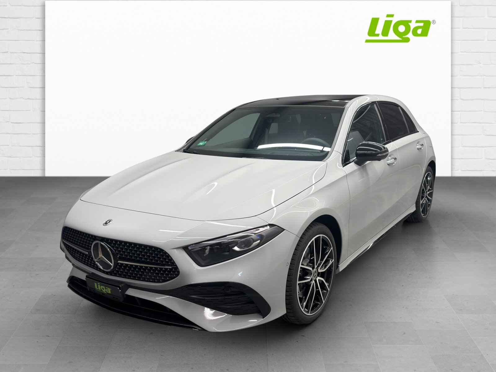 MERCEDES-BENZ A 250 e AMG Line EQ Star