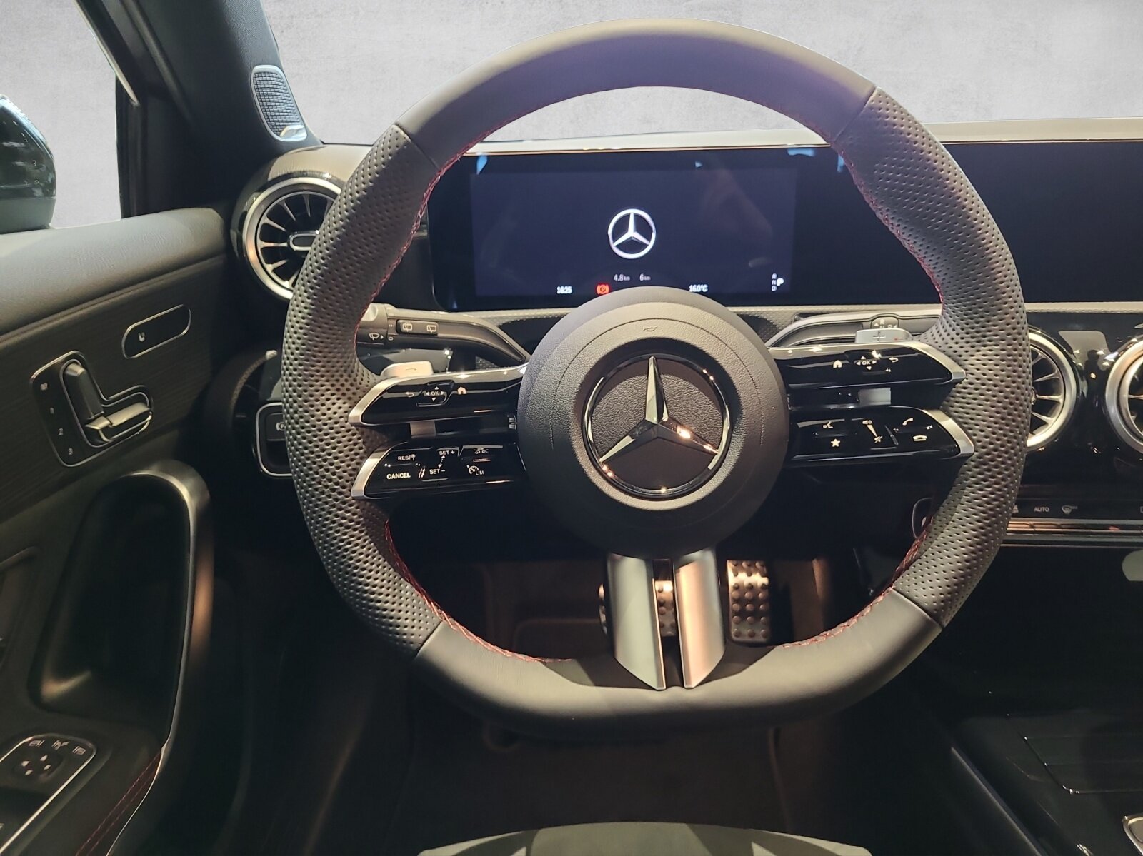 MERCEDES-BENZ A 250 AMG 4M W177, Mild-Hybrid Benzin/Elektro, Neuwagen, Automatik - 5