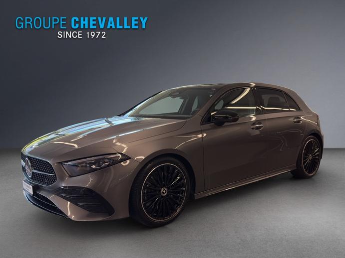MERCEDES-BENZ A250 4MATIC Berline Compacte, Mild-Hybrid Benzin/Elektro, Neuwagen, Automatik
