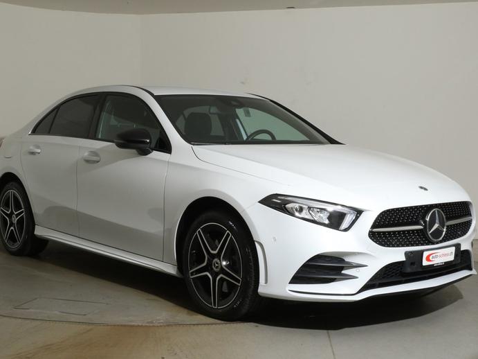 MERCEDES-BENZ A 250 e AMG Line 8G-DCT Night, Mild-Hybrid Petrol/Electric, Second hand / Used, Automatic