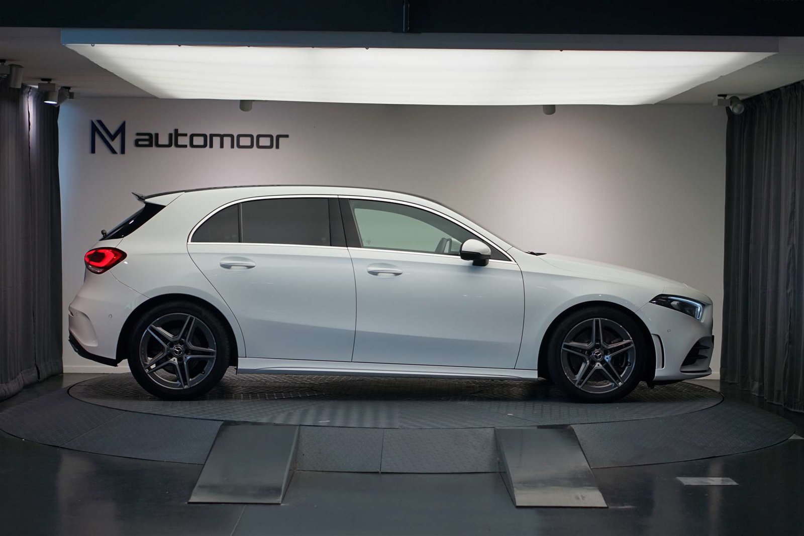 MERCEDES-BENZ A 250 4Matic AMG Line 7G-DCT *CH-Fahrzeug* *He, Benzin, Occasion / Gebraucht, Automatik - 4