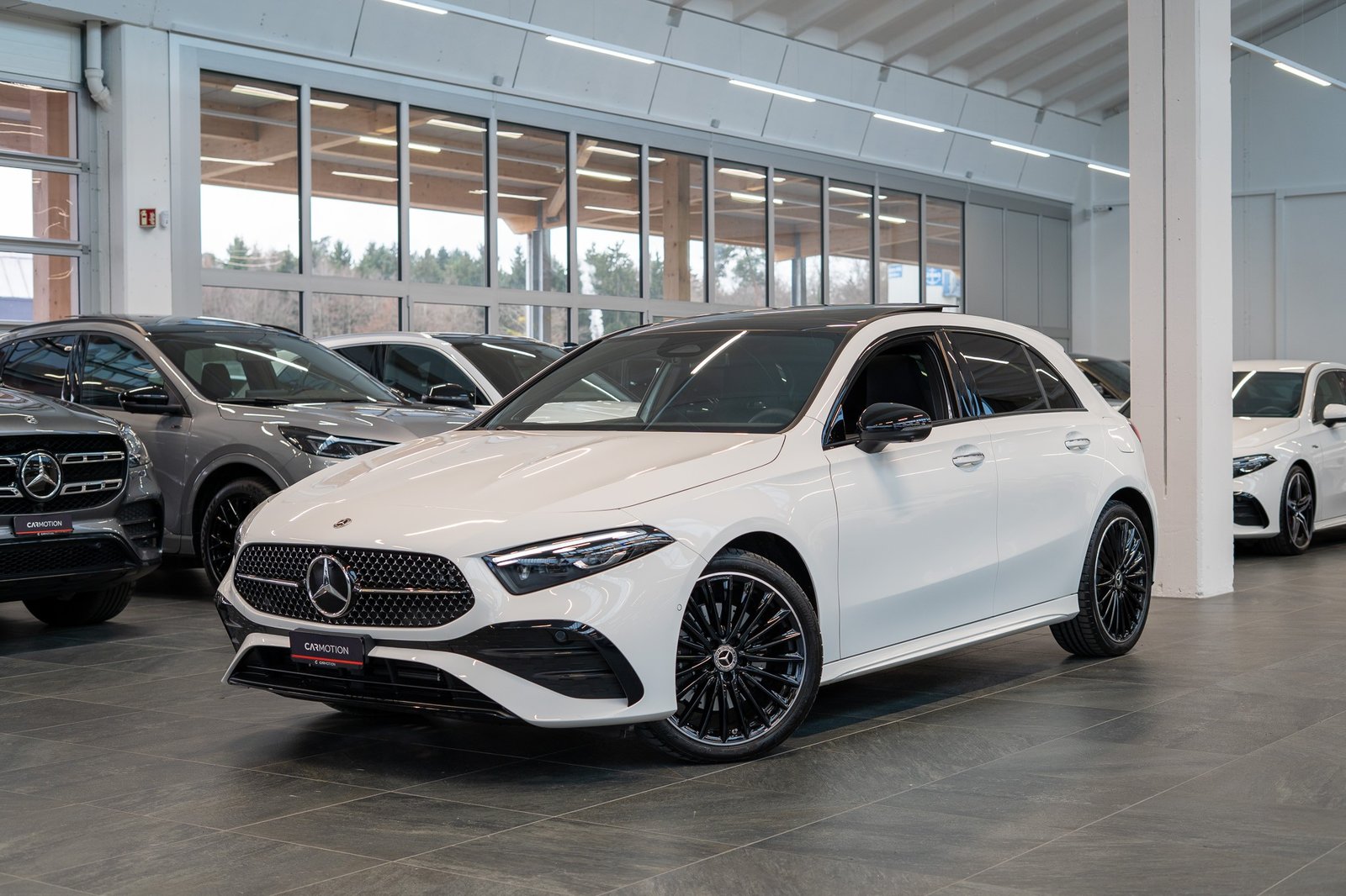 MERCEDES-BENZ A 250 e AMG Line / CH Fahrzeug / Panorama / el.Sitze