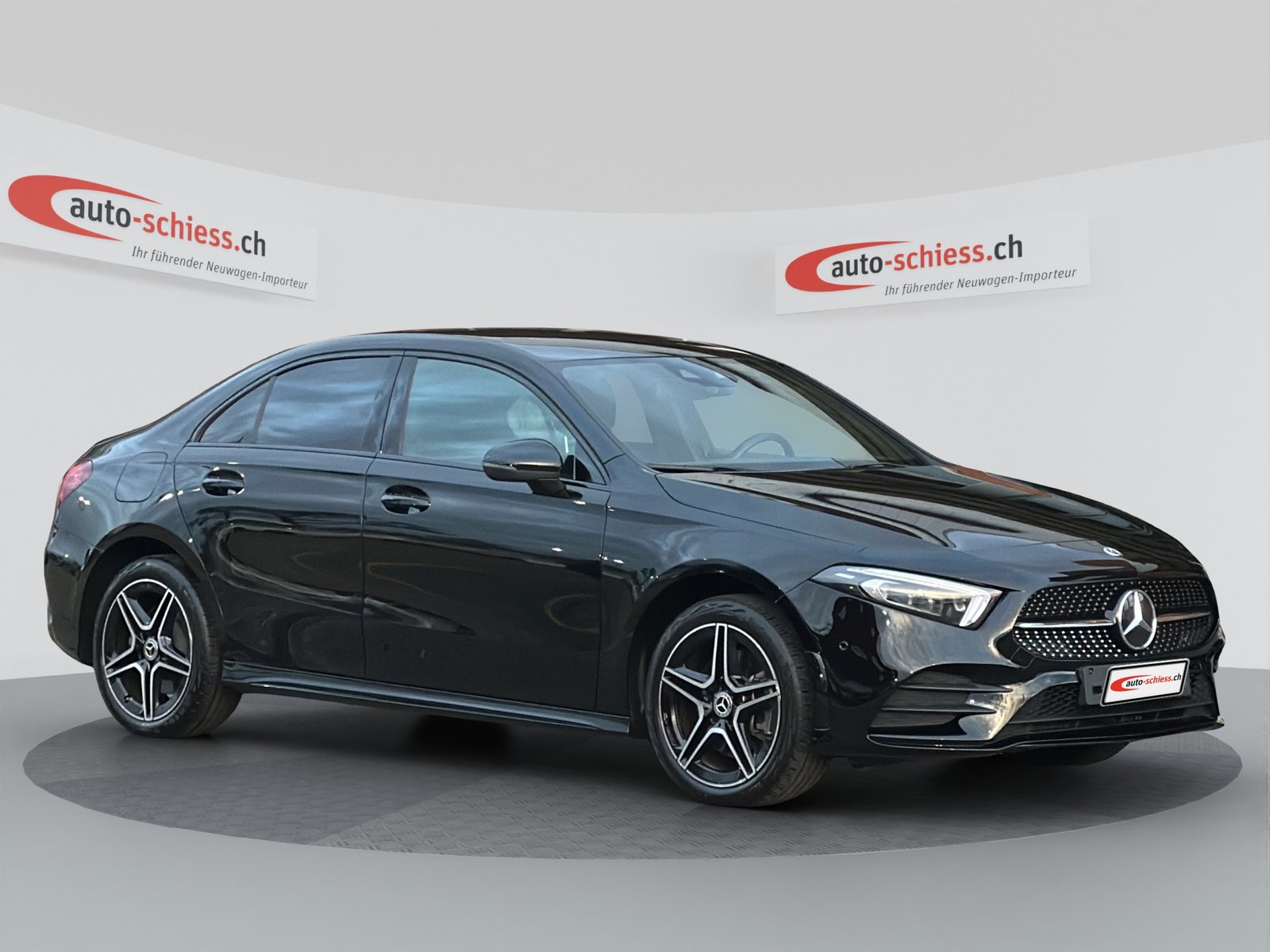 MERCEDES-BENZ A 250e AMG Line Night 8G-DCT