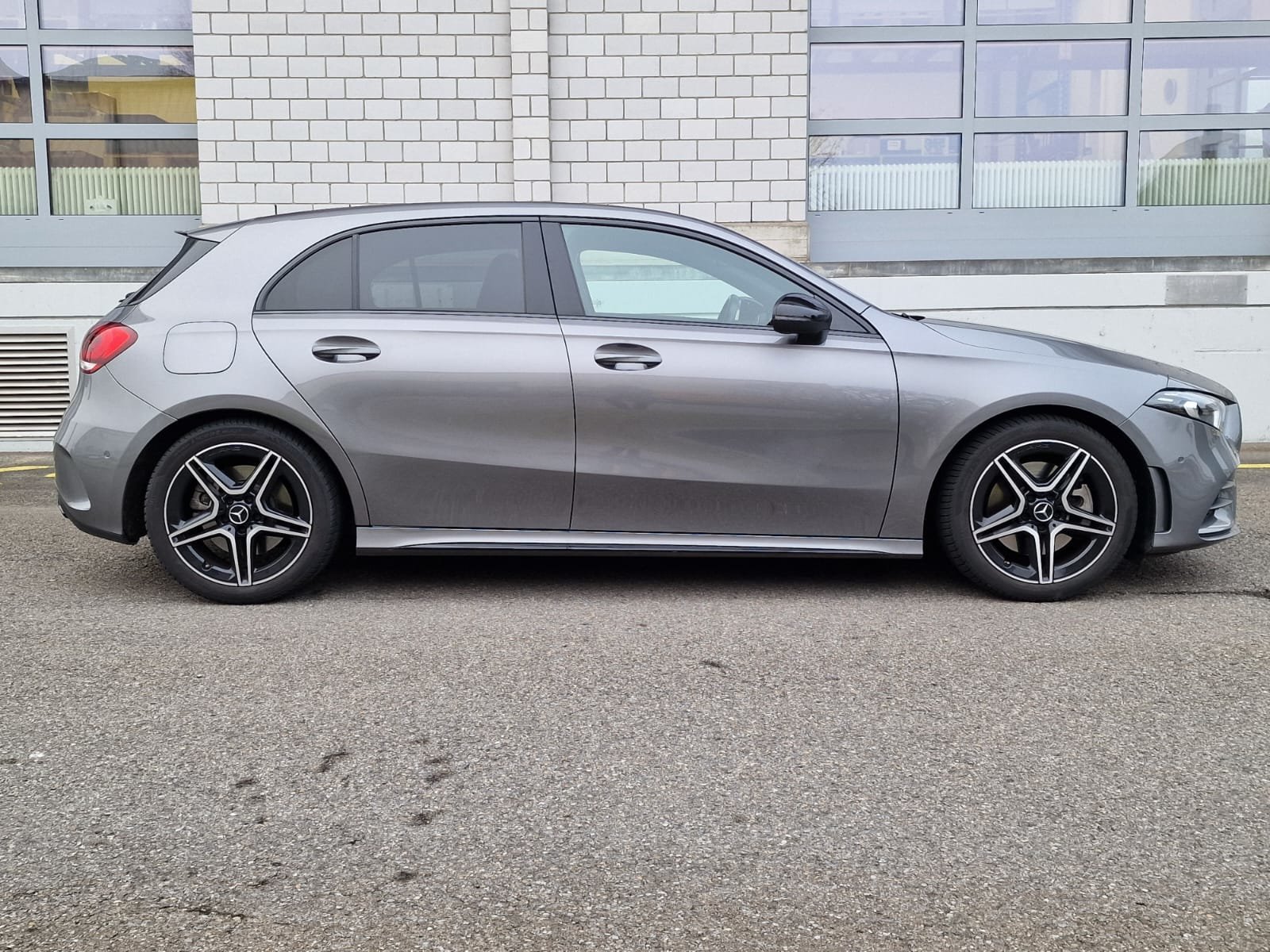MERCEDES-BENZ A 250 e EQ Star 8G-DCT AMG LINE, Plug-in-Hybrid Benzin/Elektro, Occasion / Gebraucht, Automat - 4
