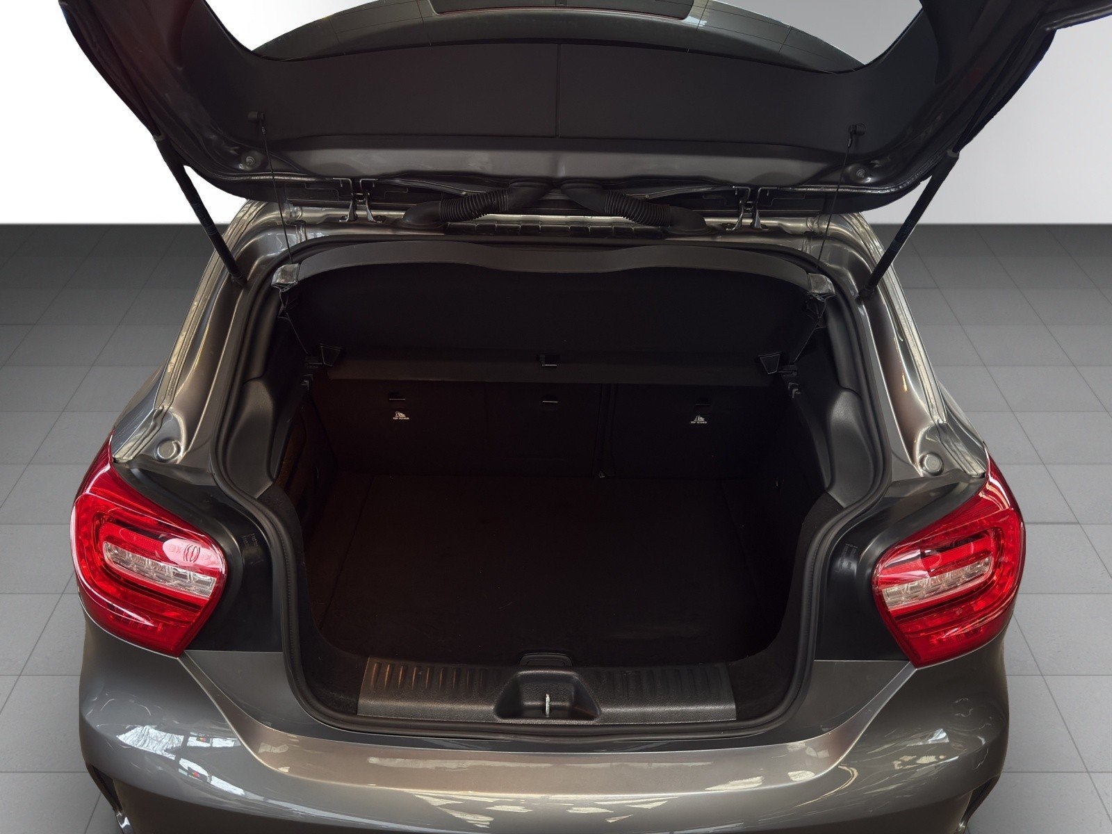 MERCEDES-BENZ A 250 Sport 7G-DCT, Benzin, Occasion / Gebraucht, Automat - 5