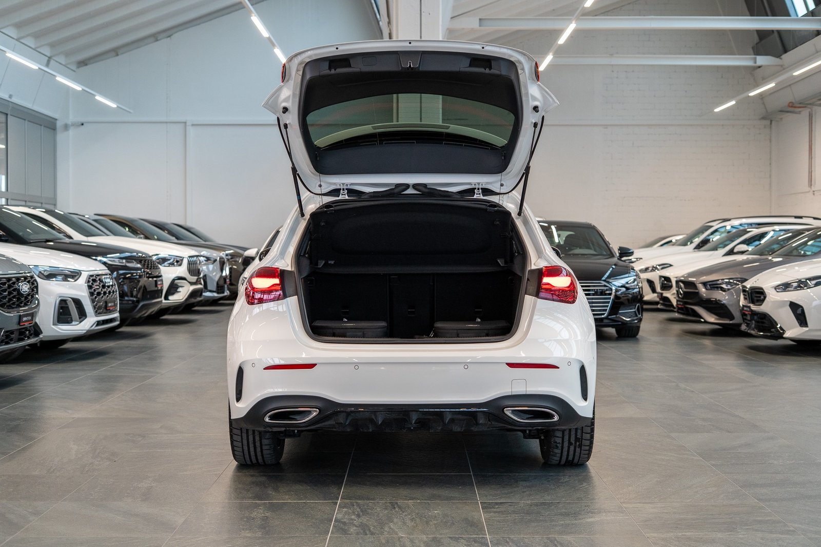 MERCEDES-BENZ A 250 e AMG Line / CH Fahrzeug / Panorama / He, Essence, Occasion / Utilisé, Automatique - 6