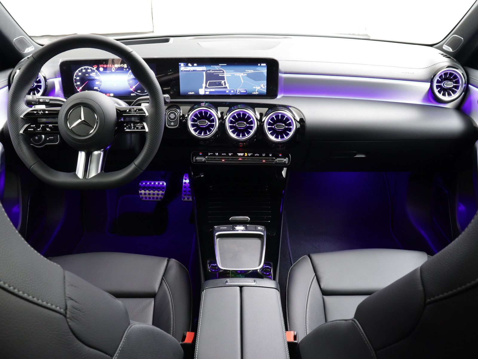 MERCEDES-BENZ A 250 AMG Line 4m, Mild-Hybrid Petrol/Electric, Second hand / Used, Automatic - 7