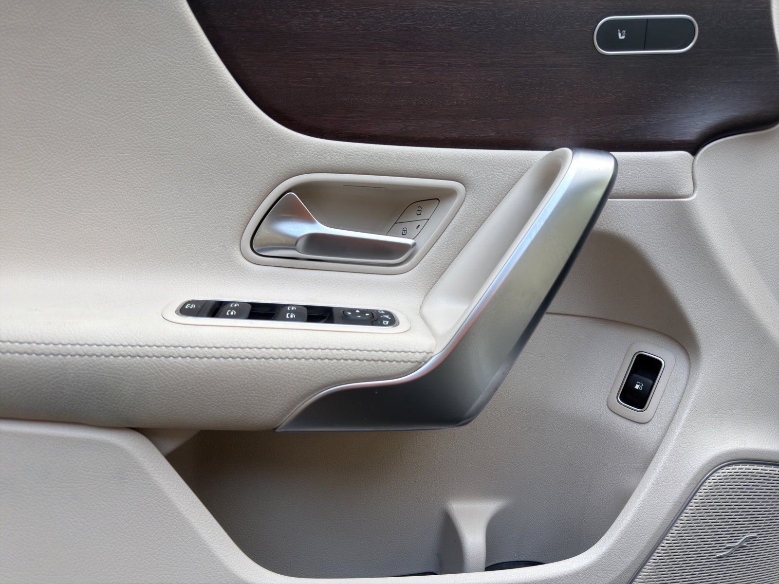 MERCEDES-BENZ A 250e Progressive, Plug-in-Hybrid Benzin/Elektro, Occasion / Gebraucht, Automatik - 6