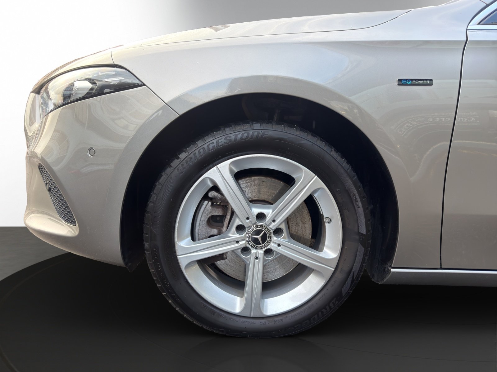 MERCEDES-BENZ A 250e Progressive, Plug-in-Hybrid Benzin/Elektro, Occasion / Gebraucht, Automatik - 7
