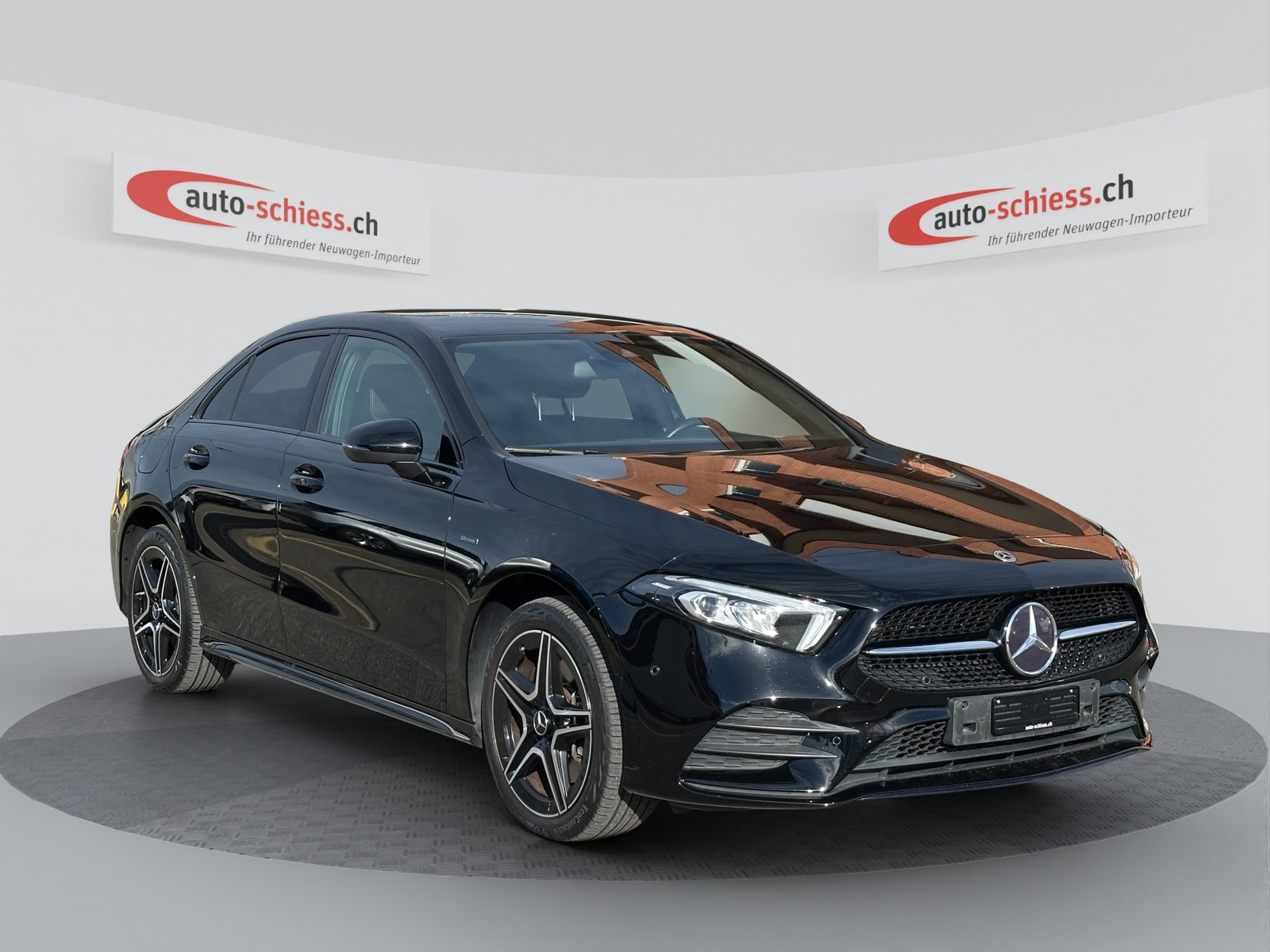 MERCEDES-BENZ A 250e AMG Night 8G-DCT