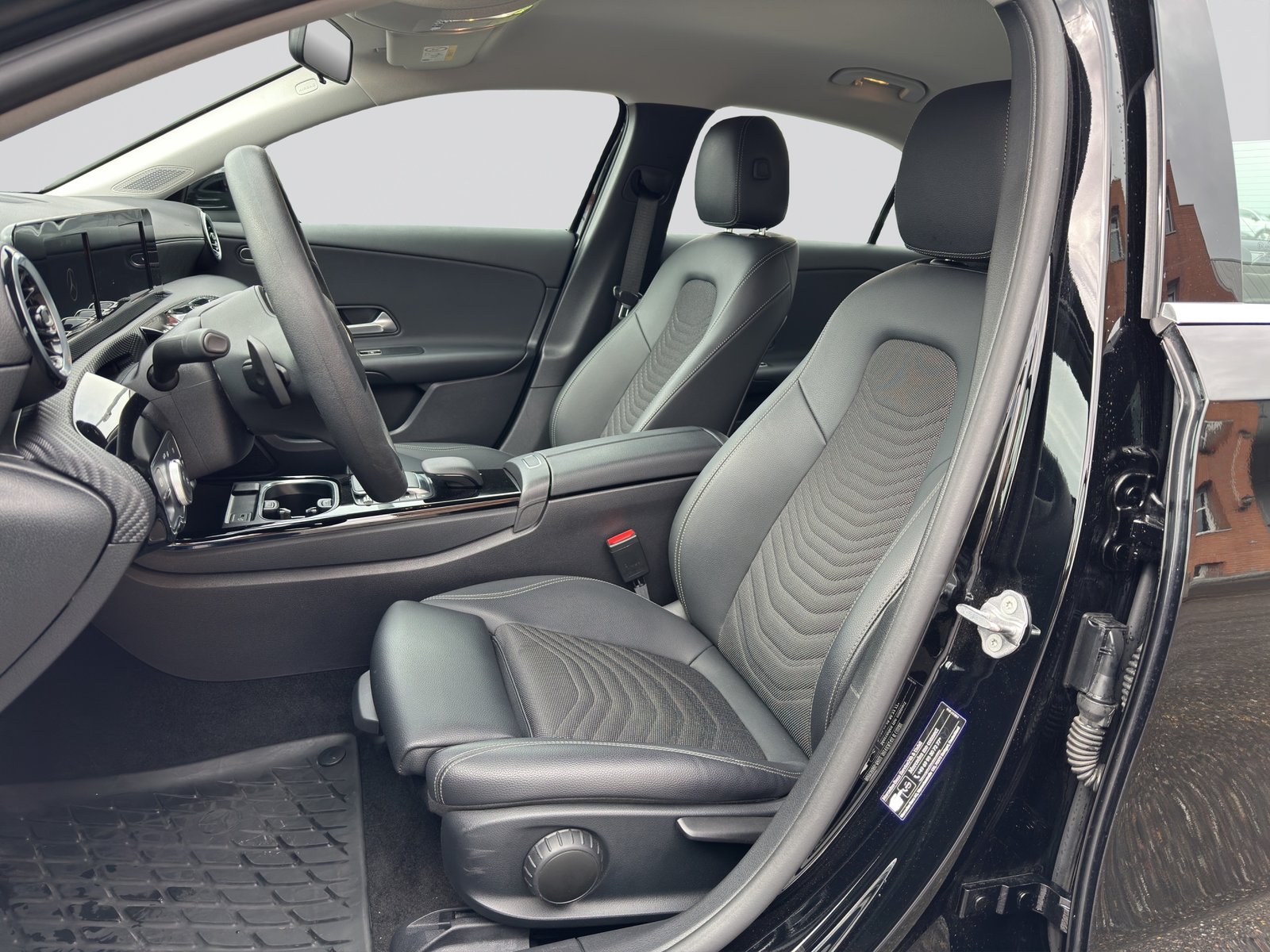 MERCEDES-BENZ A 250e Style 8G-DCT, Hybride Rechargeable Essence/Électricité, Occasion / Utilisé, Automatique - 6