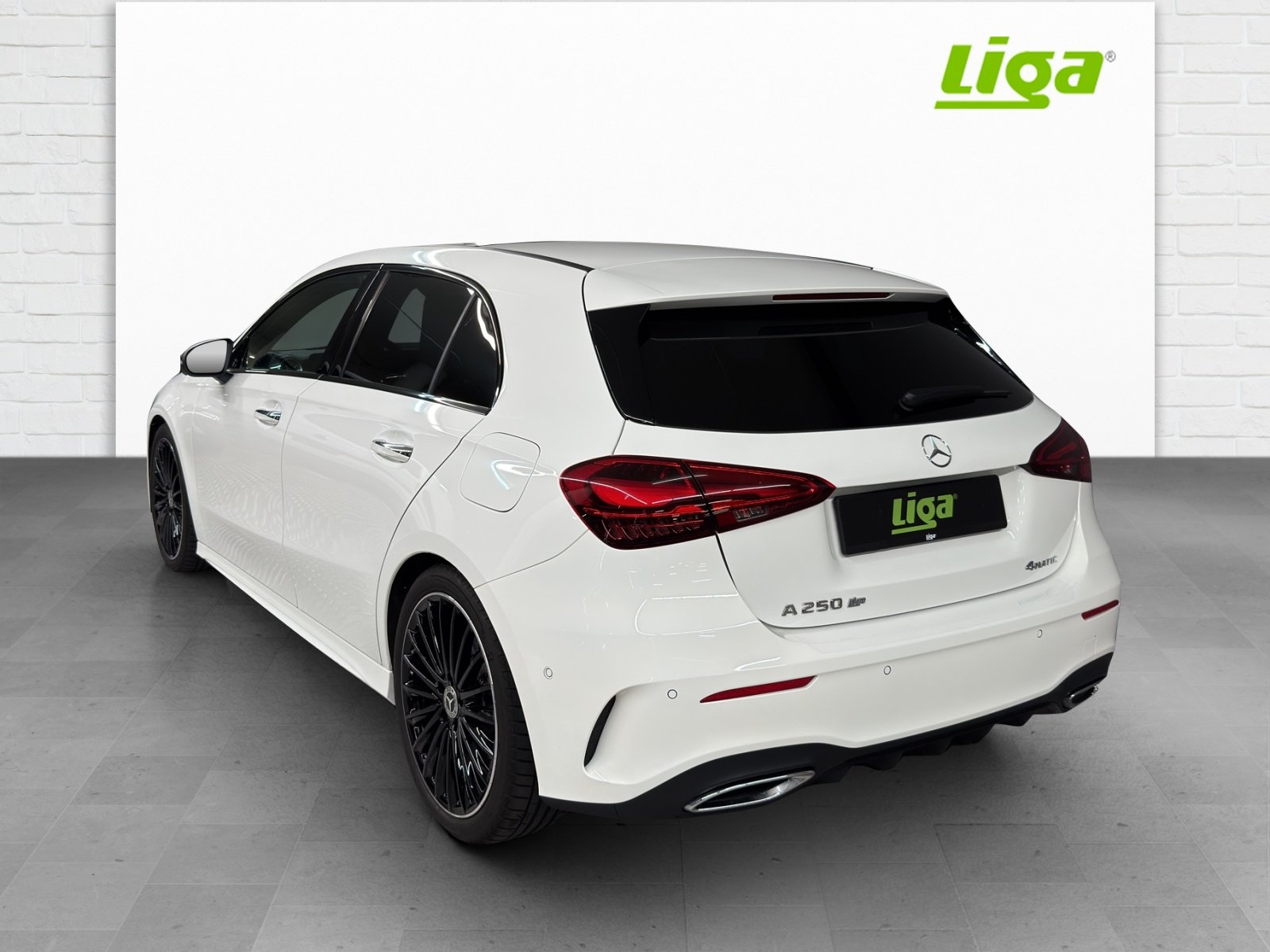 MERCEDES-BENZ A 250 AMG Line 4 Matic, Hybride Léger Essence/Électricité, Occasion / Utilisé, Automatique - 4