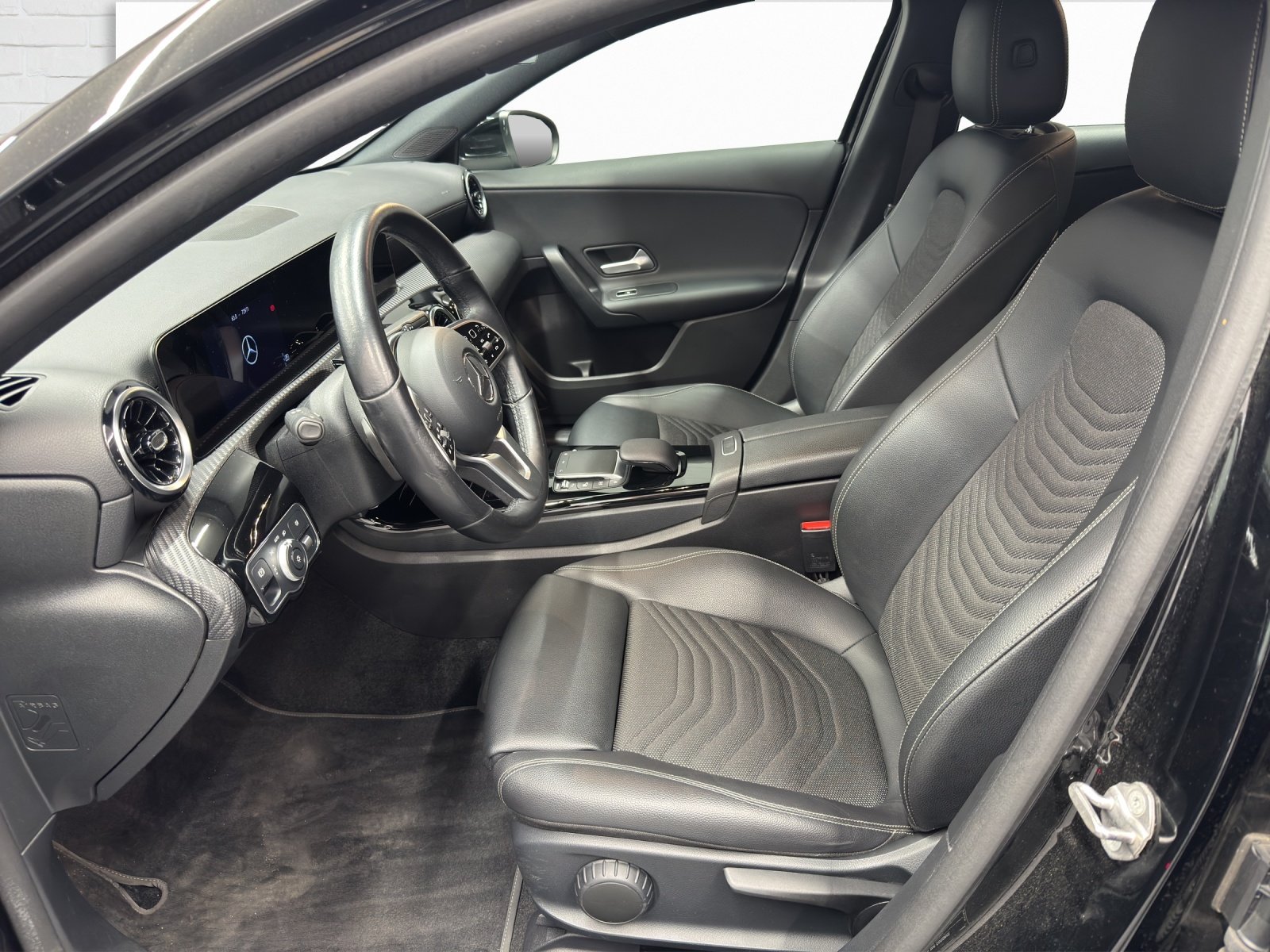 MERCEDES-BENZ A 250 Progressive 4Matic, Benzin, Occasion / Gebraucht, Automatik - 7