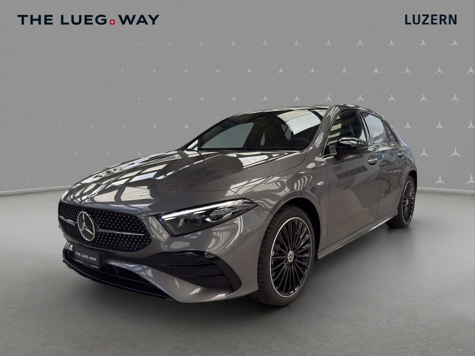 MERCEDES-BENZ A 250 e with EQ - AMG / DISTRONIC / 360 Grad K