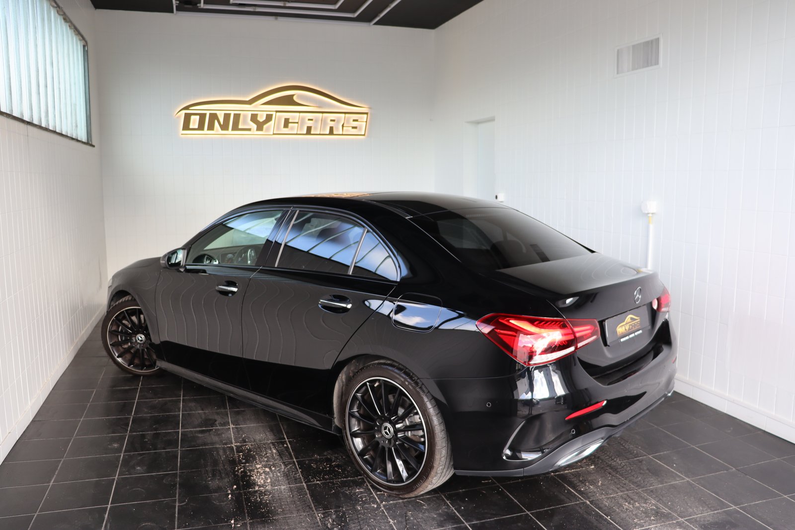 MERCEDES-BENZ A 250 4Matic AMG Line 4Matic 7G-DCT, Benzin, Occasion / Gebraucht, Automatik - 6