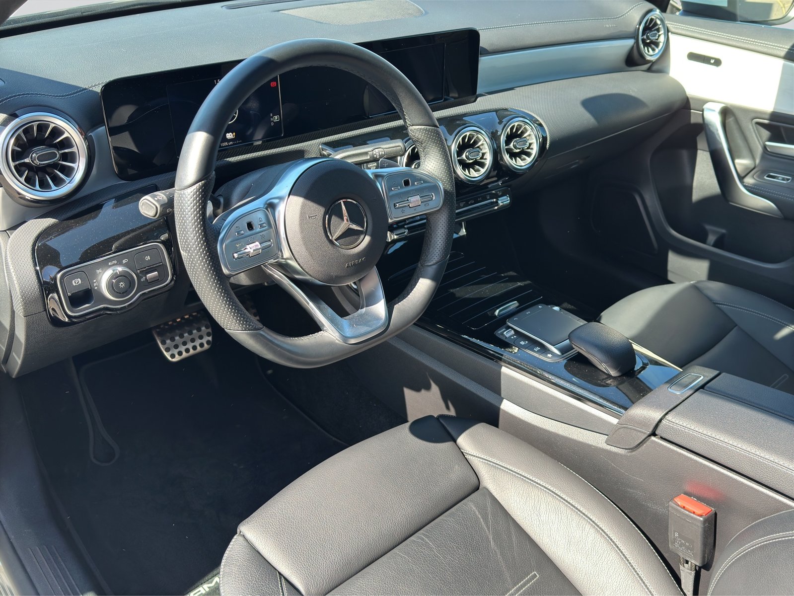 MERCEDES-BENZ A 250e AMG 8G-DCT, Hybride Rechargeable Essence/Électricité, Occasion / Utilisé, Automatique - 7
