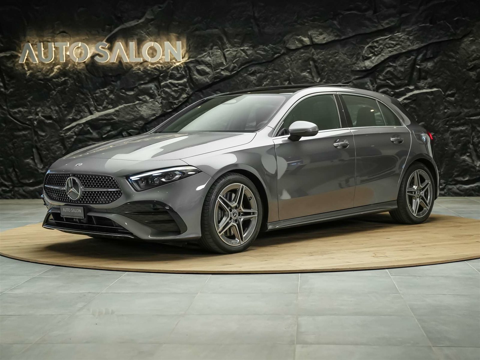 MERCEDES-BENZ A 250 AMG Line 4Matic 8G-DCT *Panorama*Multibe
