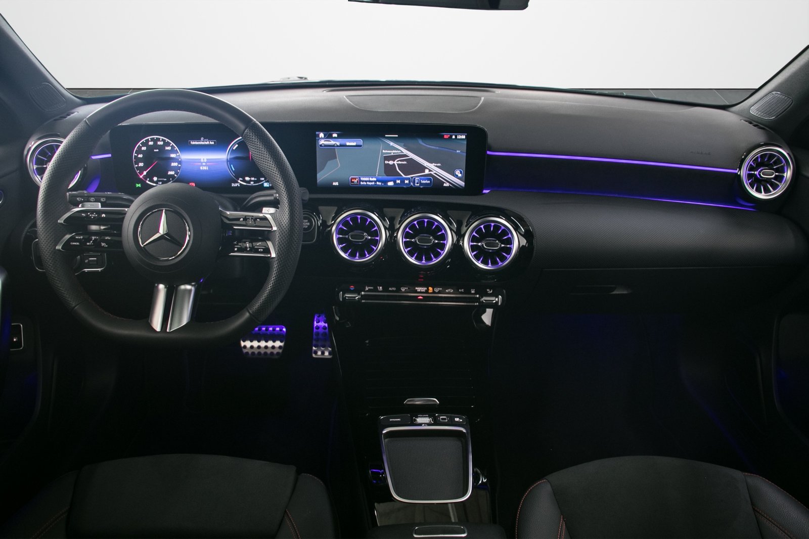 MERCEDES-BENZ A 250 e 8G-DCT, Hybride Rechargeable Essence/Électricité, Occasion / Utilisé, Automatique - 4