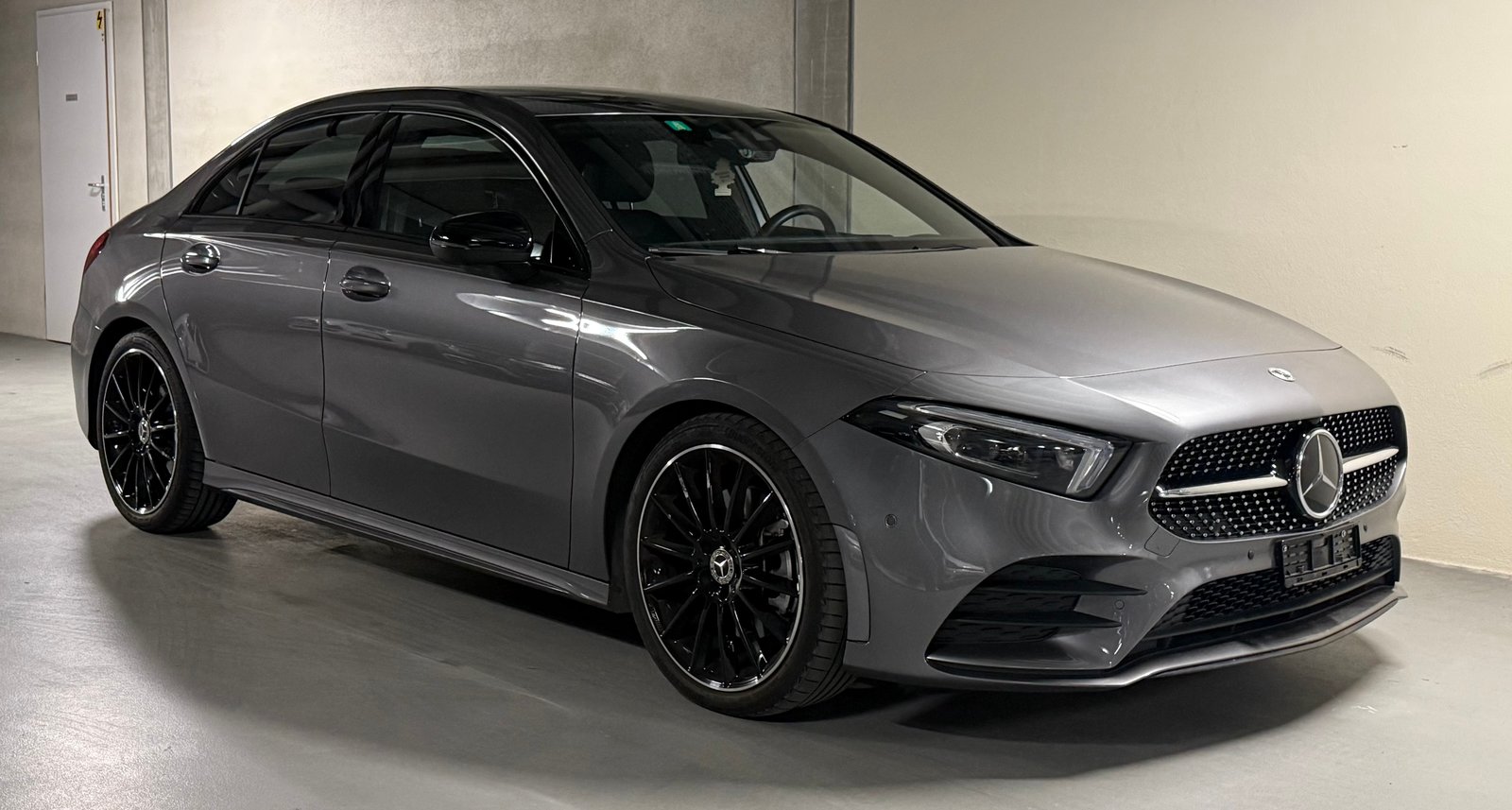 MERCEDES-BENZ A 250 AMG Line 7G-DCT
