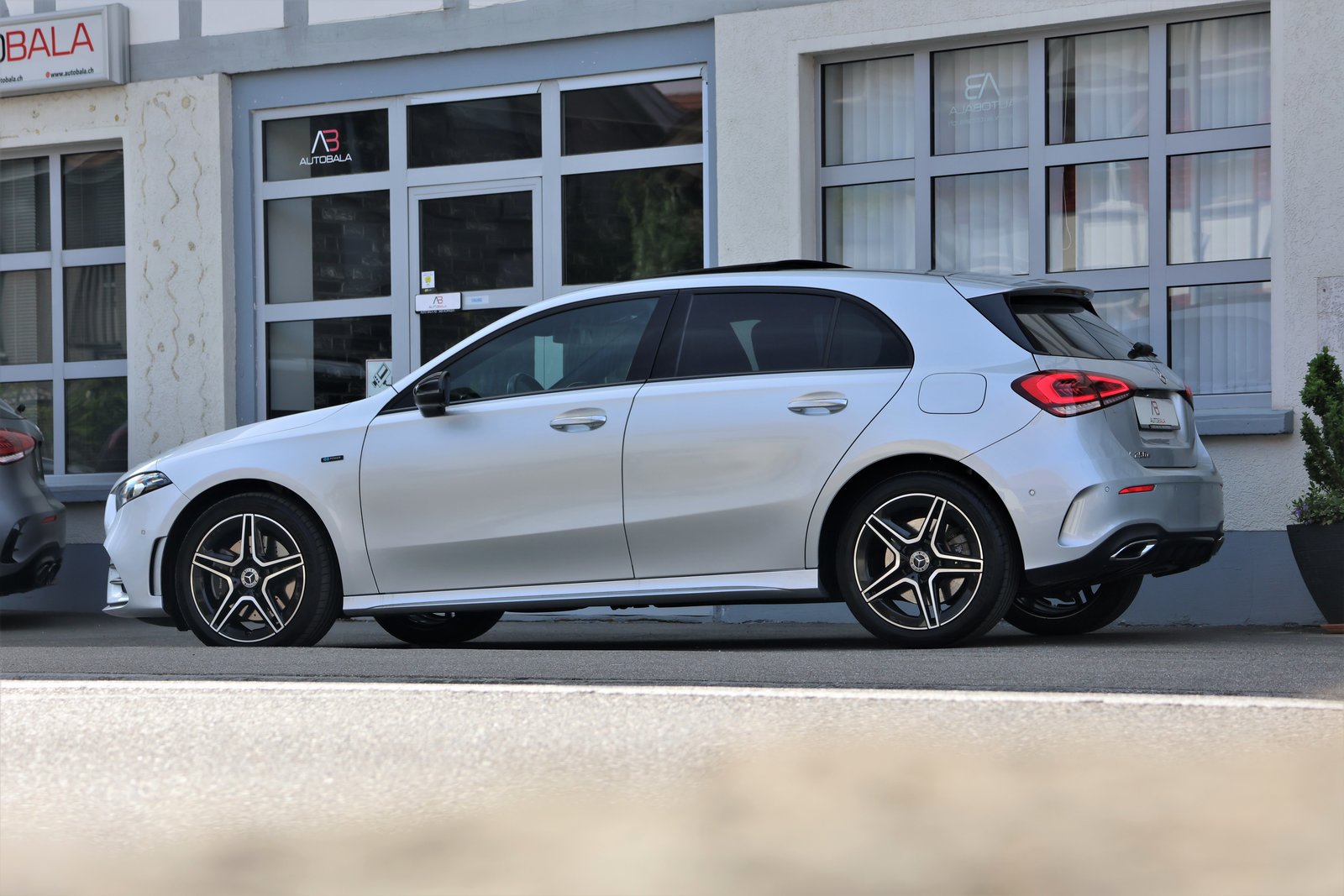 MERCEDES-BENZ A 250e AMG Line 8G-DCT, Plug-in-Hybrid Benzina/Elettrica, Occasioni / Usate, Automatico - 4