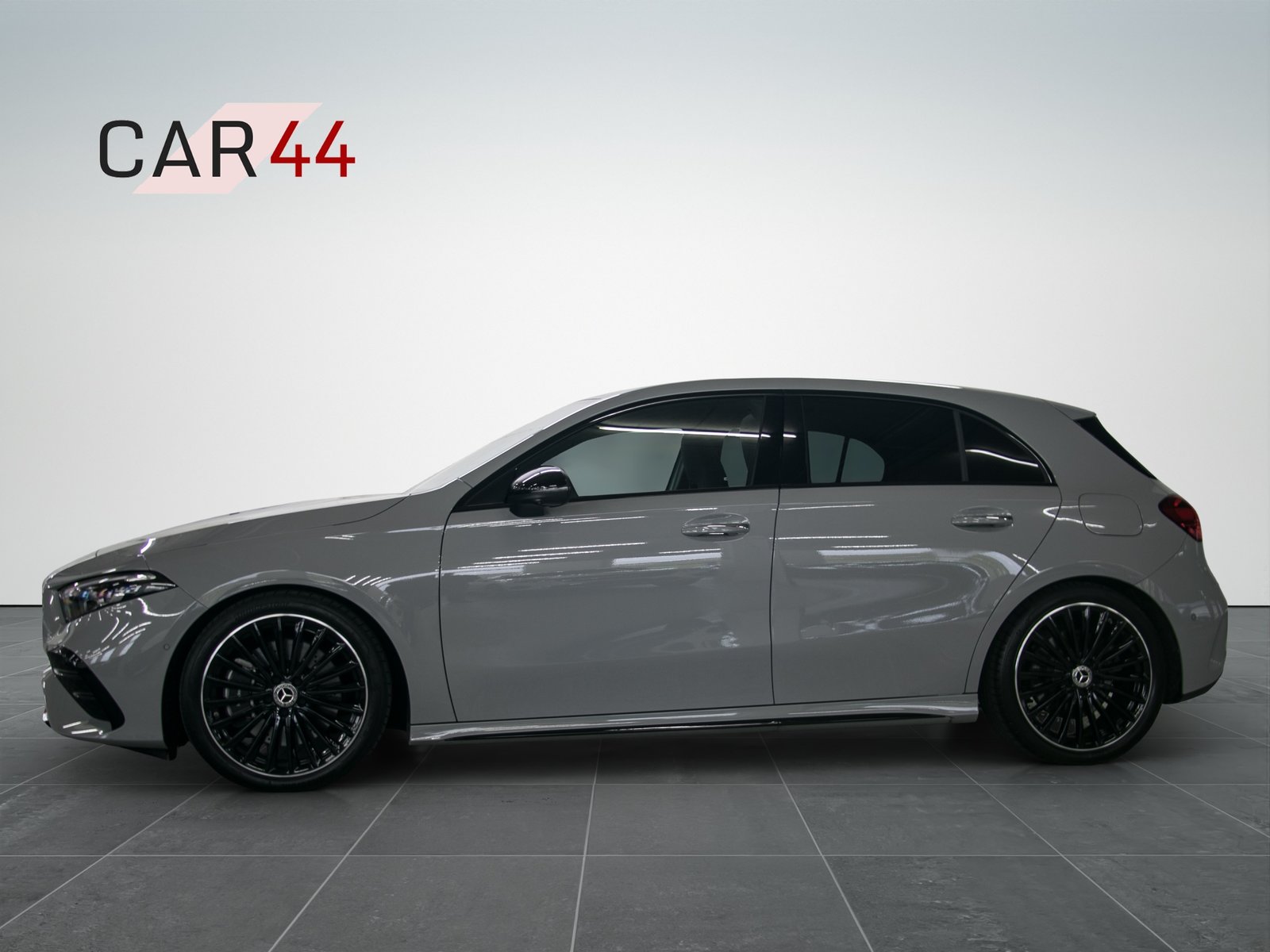 MERCEDES-BENZ A 250 4Matic AMG-Line 8G-DCT, Mild-Hybrid Benzin/Elektro, Occasion / Gebraucht, Automatik - 2