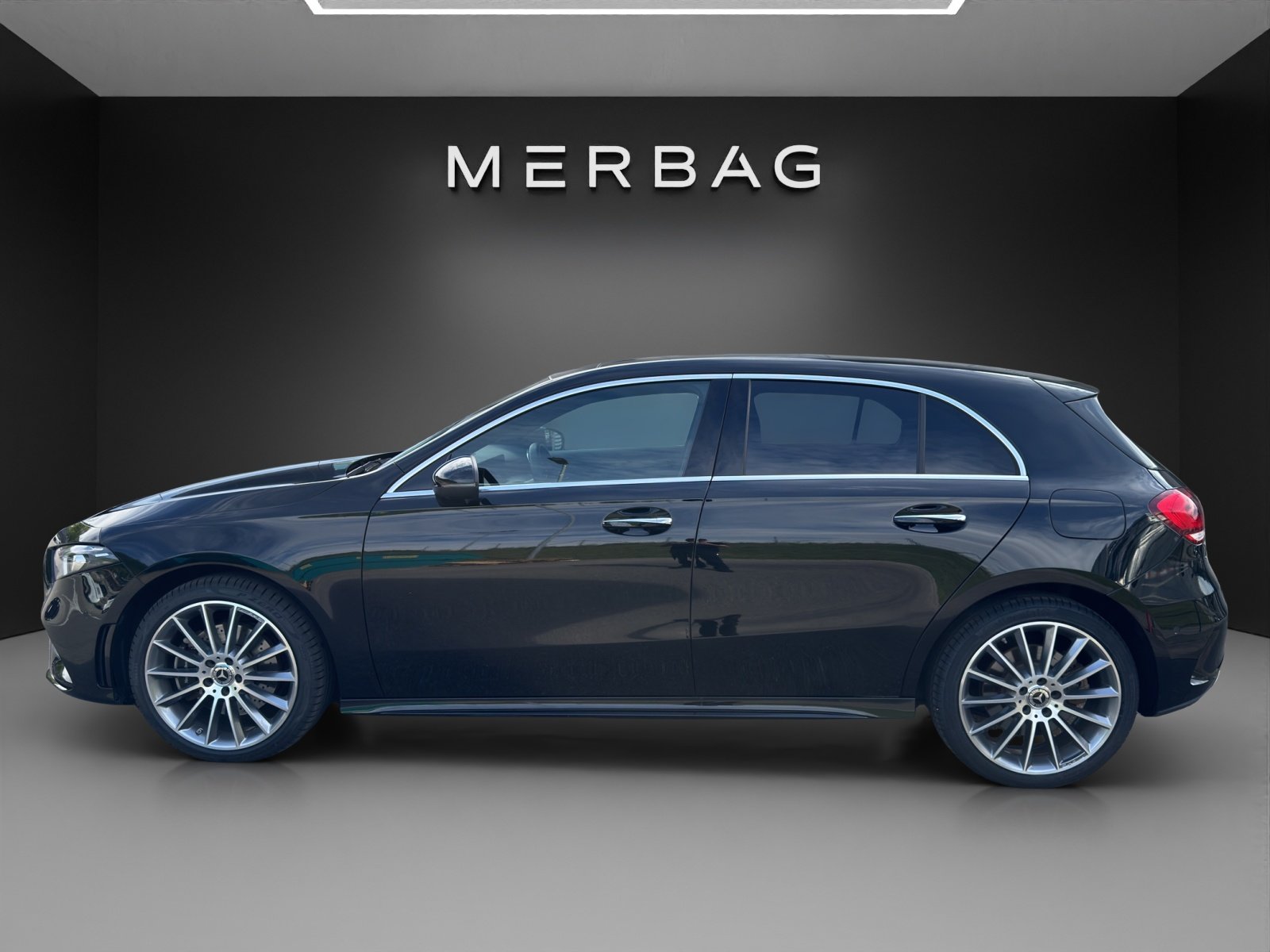 MERCEDES-BENZ A 250e AMG Line, Hybride Rechargeable Essence/Électricité, Occasion / Utilisé, Automatique - 2