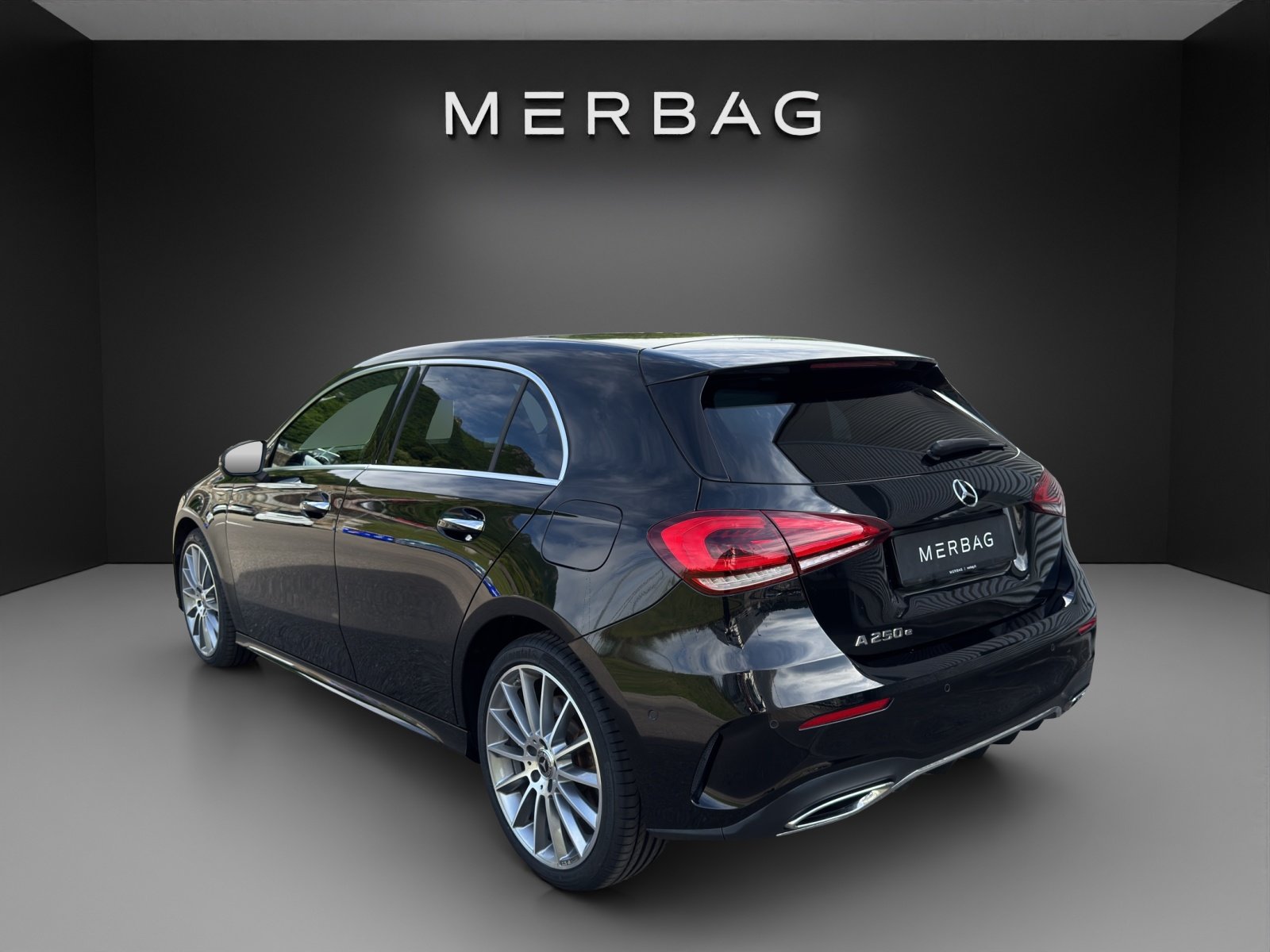 MERCEDES-BENZ A 250e AMG Line, Hybride Rechargeable Essence/Électricité, Occasion / Utilisé, Automatique - 3