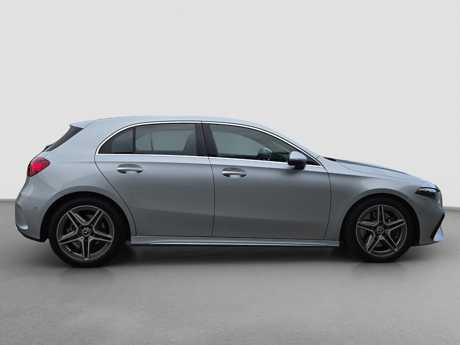 MERCEDES-BENZ A 250 4Matic 8G-DCT AMG-Line, Mild-Hybrid Benzin/Elektro, Occasion / Gebraucht, Automatik - 6