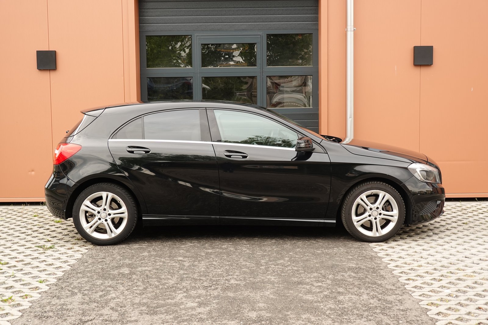 MERCEDES-BENZ A 250 4Matic - Tempomat* Sièges chauffantes *, Benzin, Occasion / Gebraucht, Automatik - 4