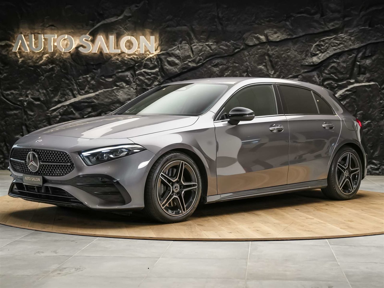 MERCEDES-BENZ A 250 AMG Line 4Matic 8G-DCT *Facelift*Multibe, Essence, Occasion / Utilisé, Automatique - 2