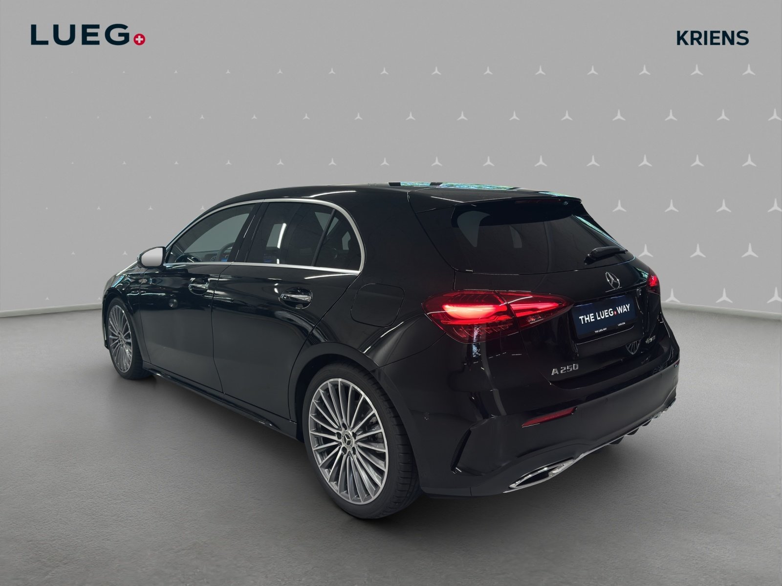 MERCEDES-BENZ A 250 4M - AMG / DISTRONIC / 360 Grad Kamera /, Hybride Léger Essence/Électricité, Occasion / Utilisé, Automatique - 3