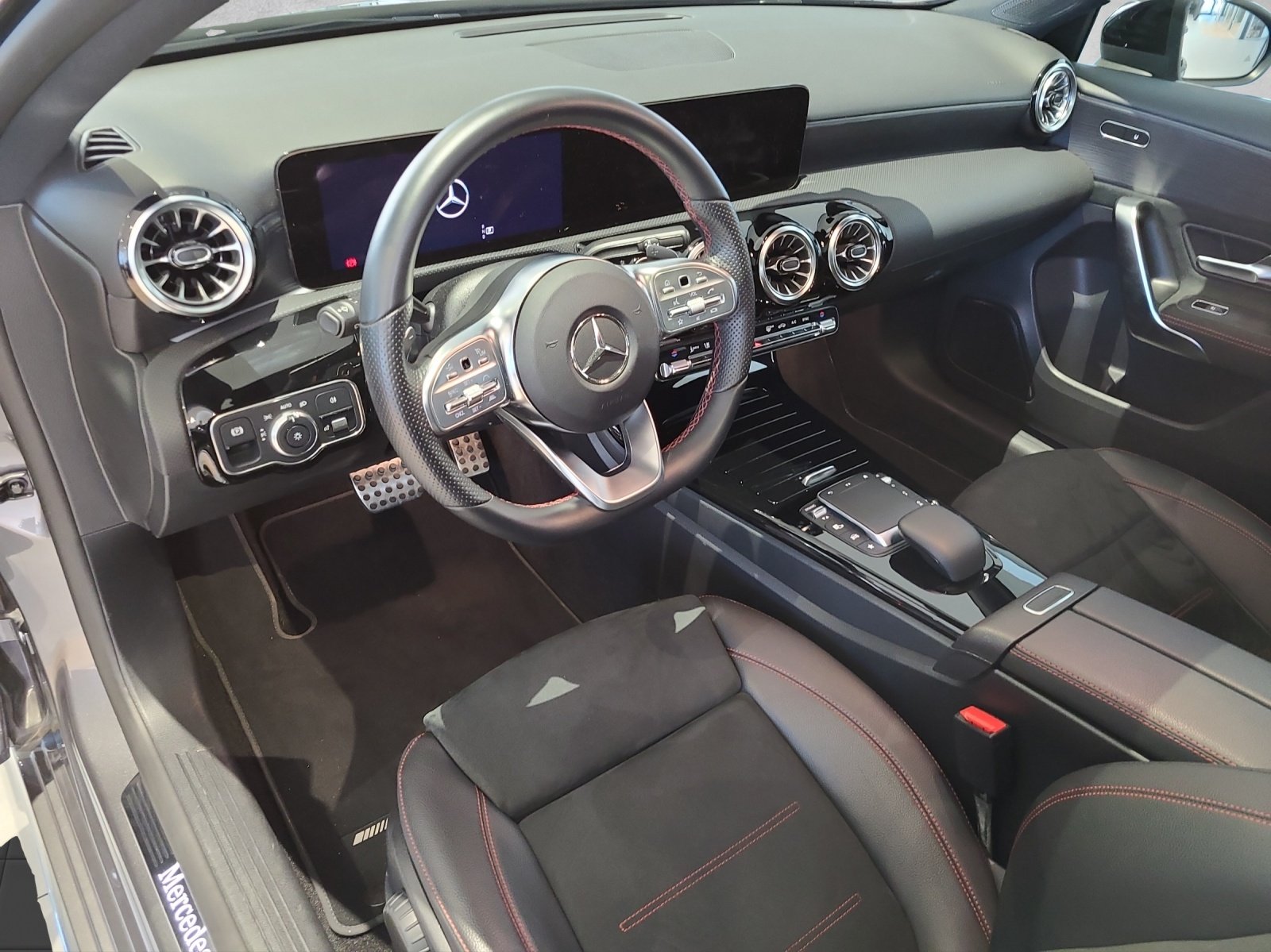 MERCEDES-BENZ A 250 AMG Line 4Matic, Benzin, Occasion / Gebraucht, Automatik - 7