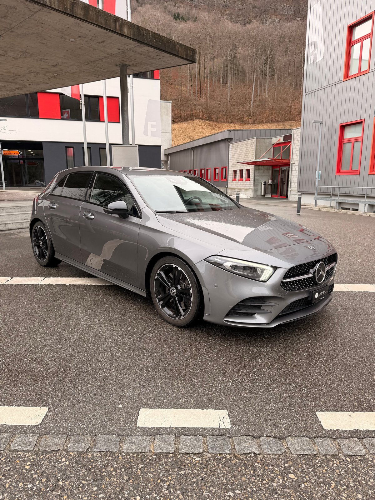 MERCEDES-BENZ A 250 4Matic AMG Line 4Matic 7G-DCT, Essence, Occasion / Utilisé, Automatique - 2