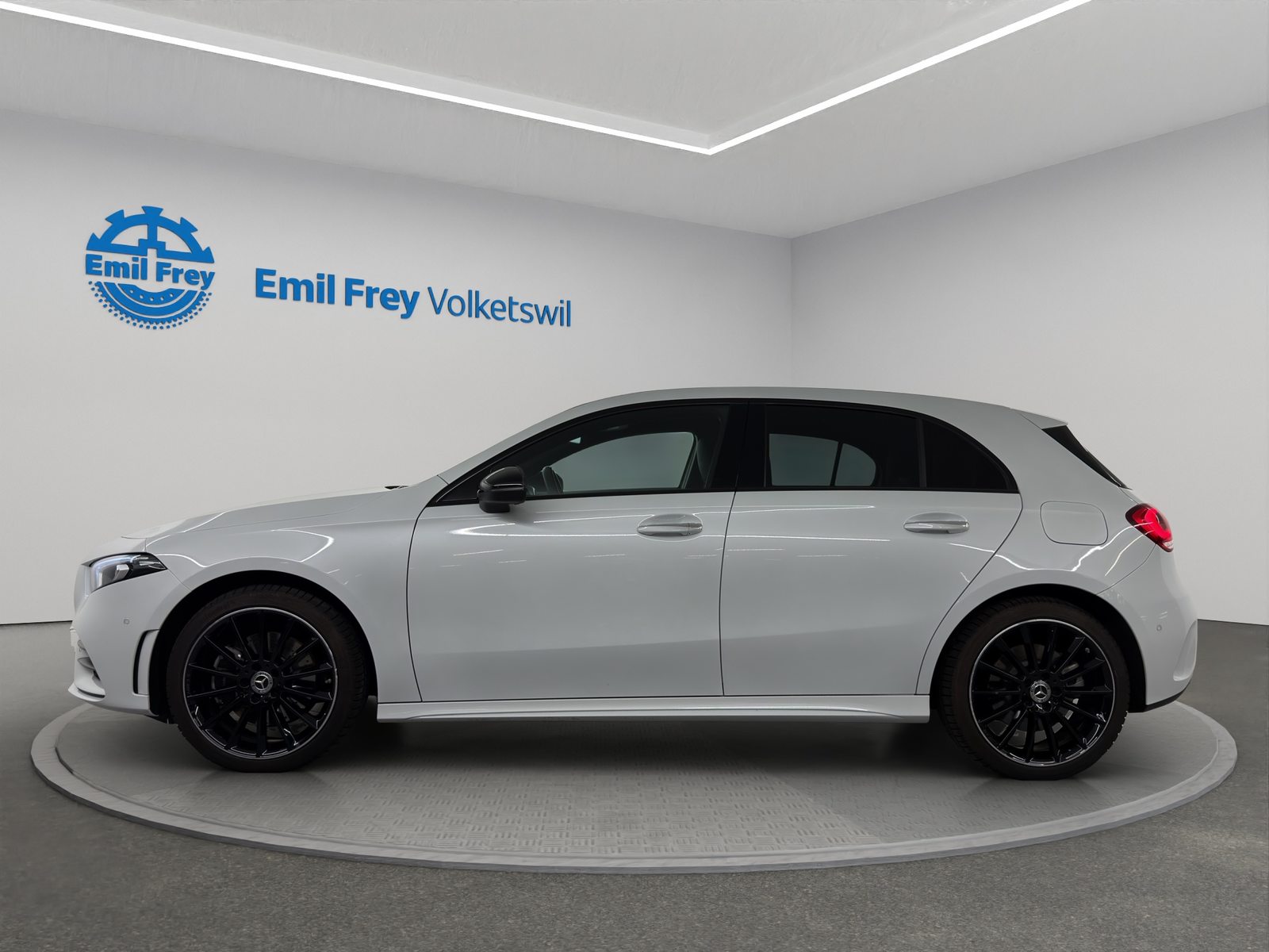 MERCEDES-BENZ A 250 e AMG Line, Hybride Rechargeable Essence/Électricité, Occasion / Utilisé, Automatique - 2