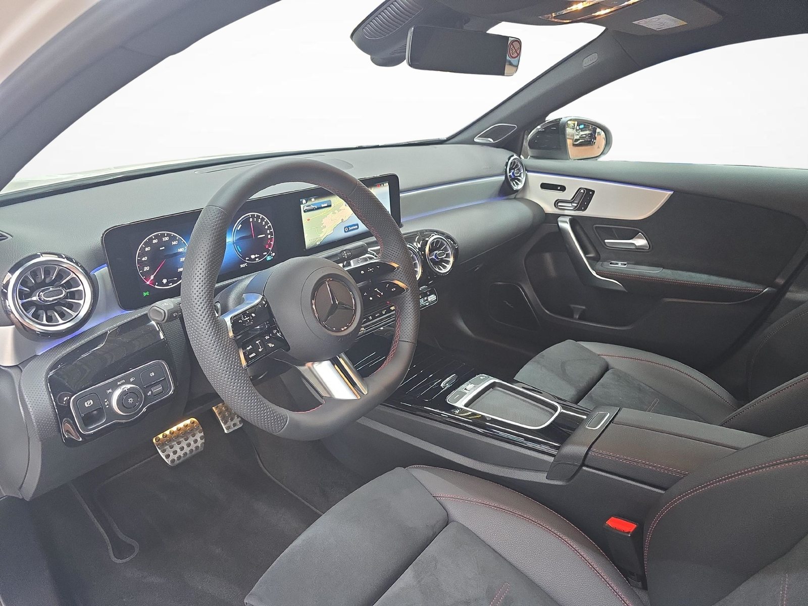 MERCEDES-BENZ A 250 e EQ Star AMG Line, Hybride Rechargeable Essence/Électricité, Occasion / Utilisé, Automatique - 5