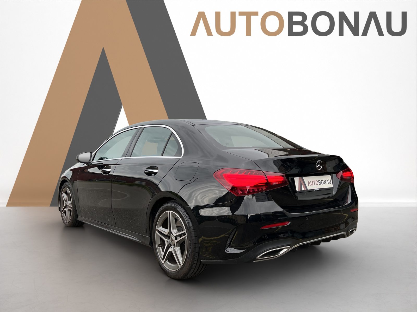 MERCEDES-BENZ A 250 AMG Line 4m Limousine, Mild-Hybrid Petrol/Electric, Second hand / Used, Automatic - 3