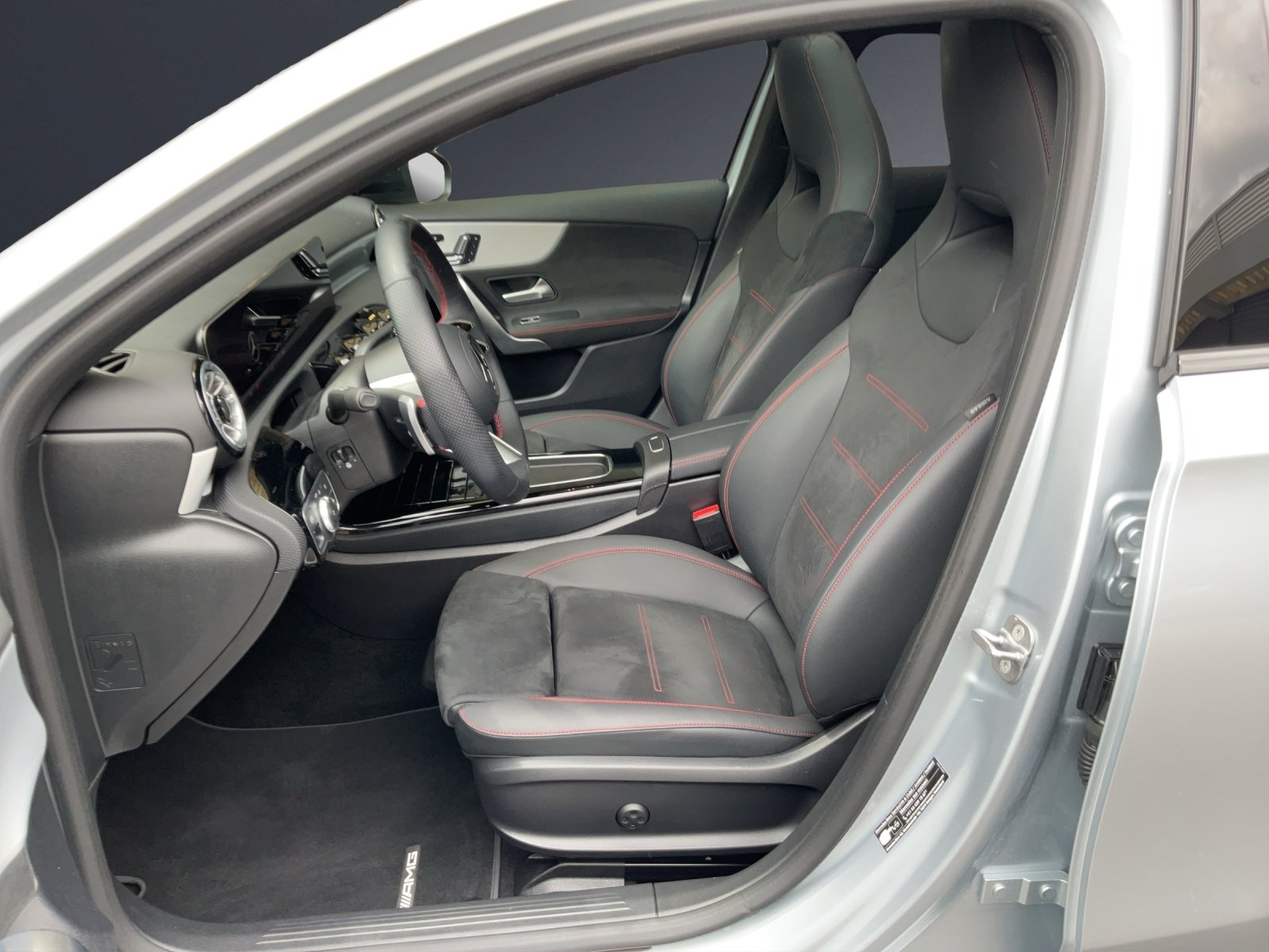 MERCEDES-BENZ A 250 4Matic 8G-DCT, Mild-Hybrid Petrol/Electric, Second hand / Used, Automatic - 7