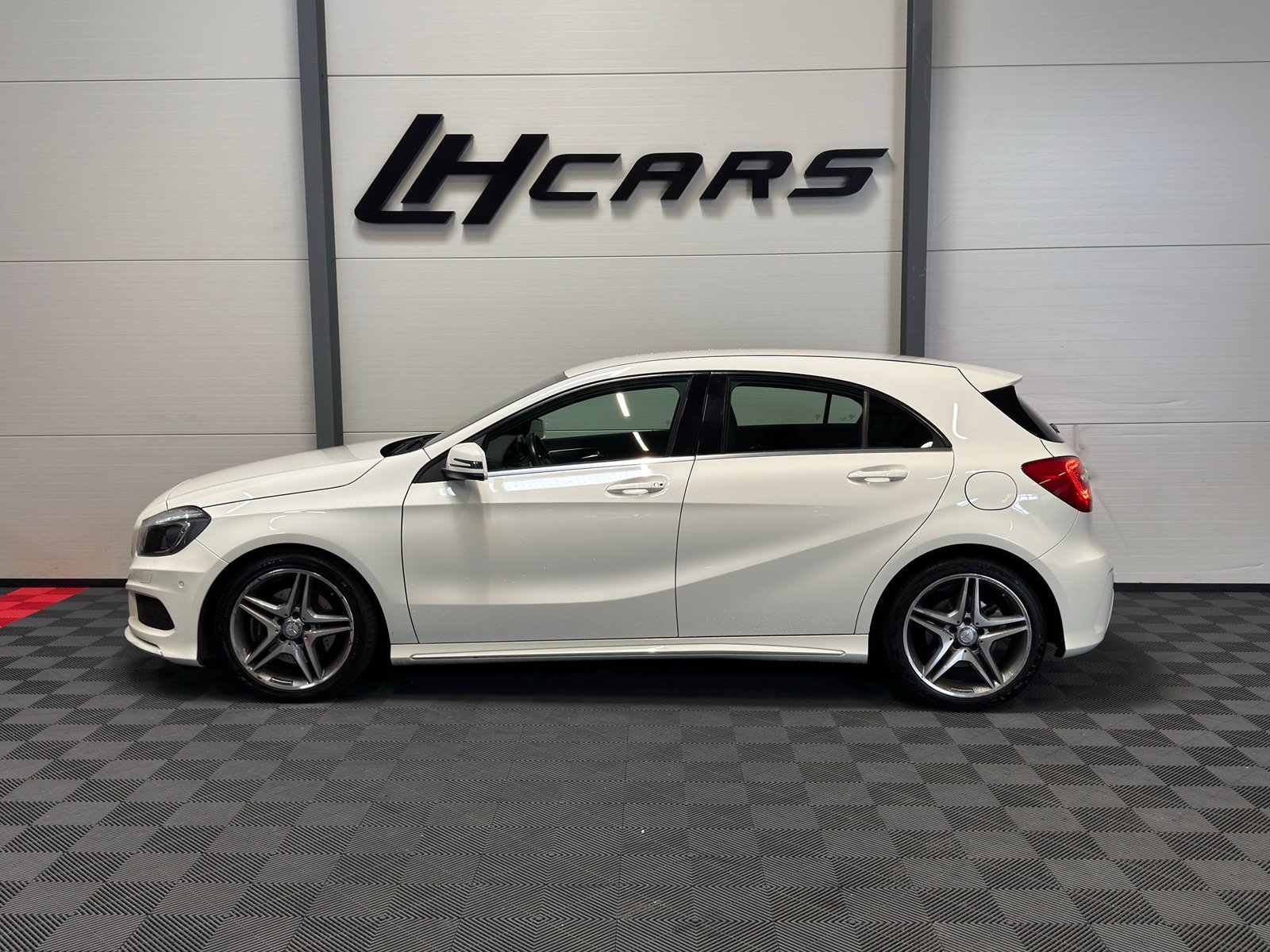 MERCEDES-BENZ A 250 AMG Line 4m, Benzina, Occasioni / Usate, Automatico - 2